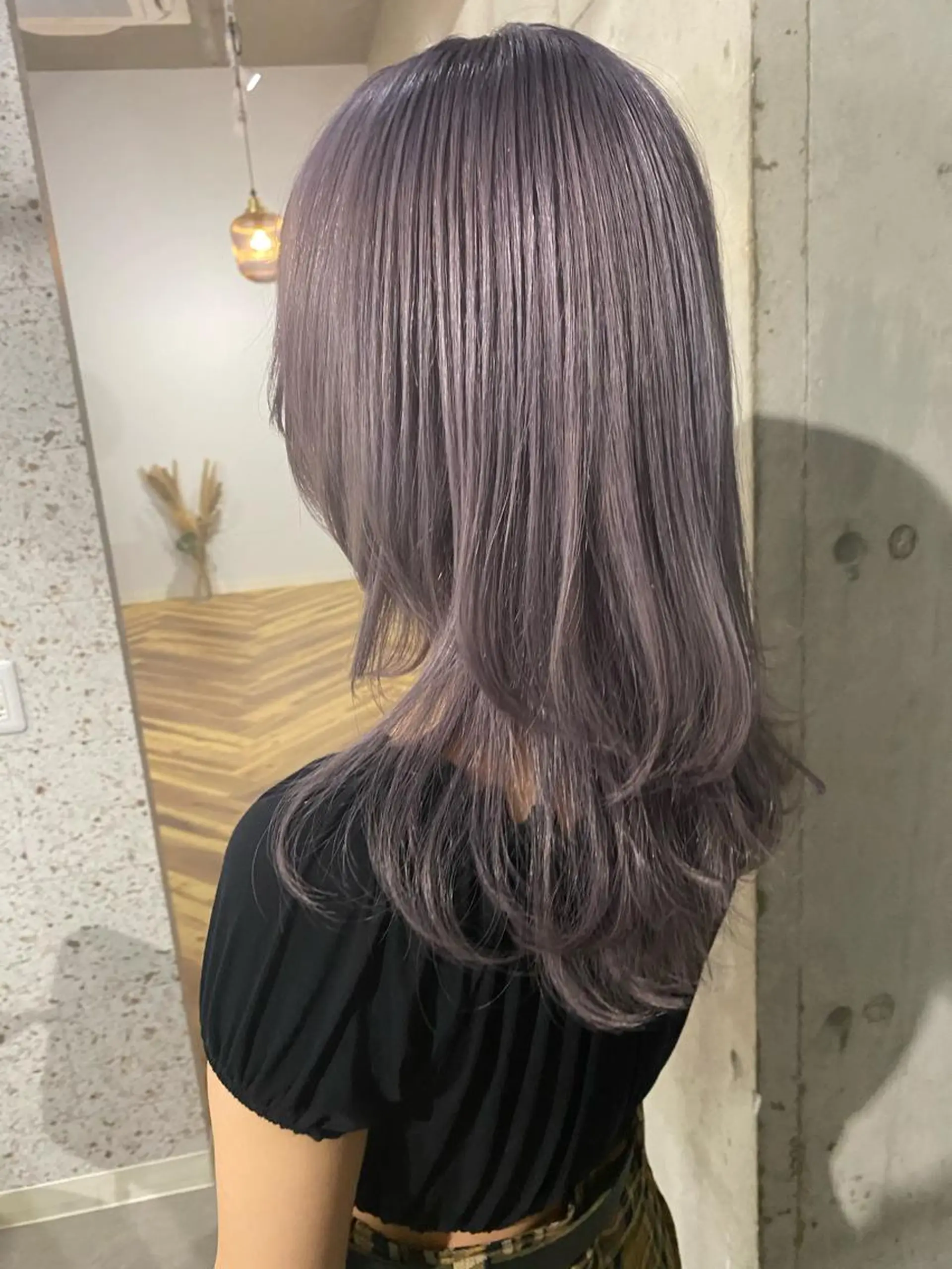 ミディアム カラー ヘアアレンジ パープルカラー シルバー ヘアカラー トリートメント lani ブリーチ /ダブルカラーのヘアスタイル