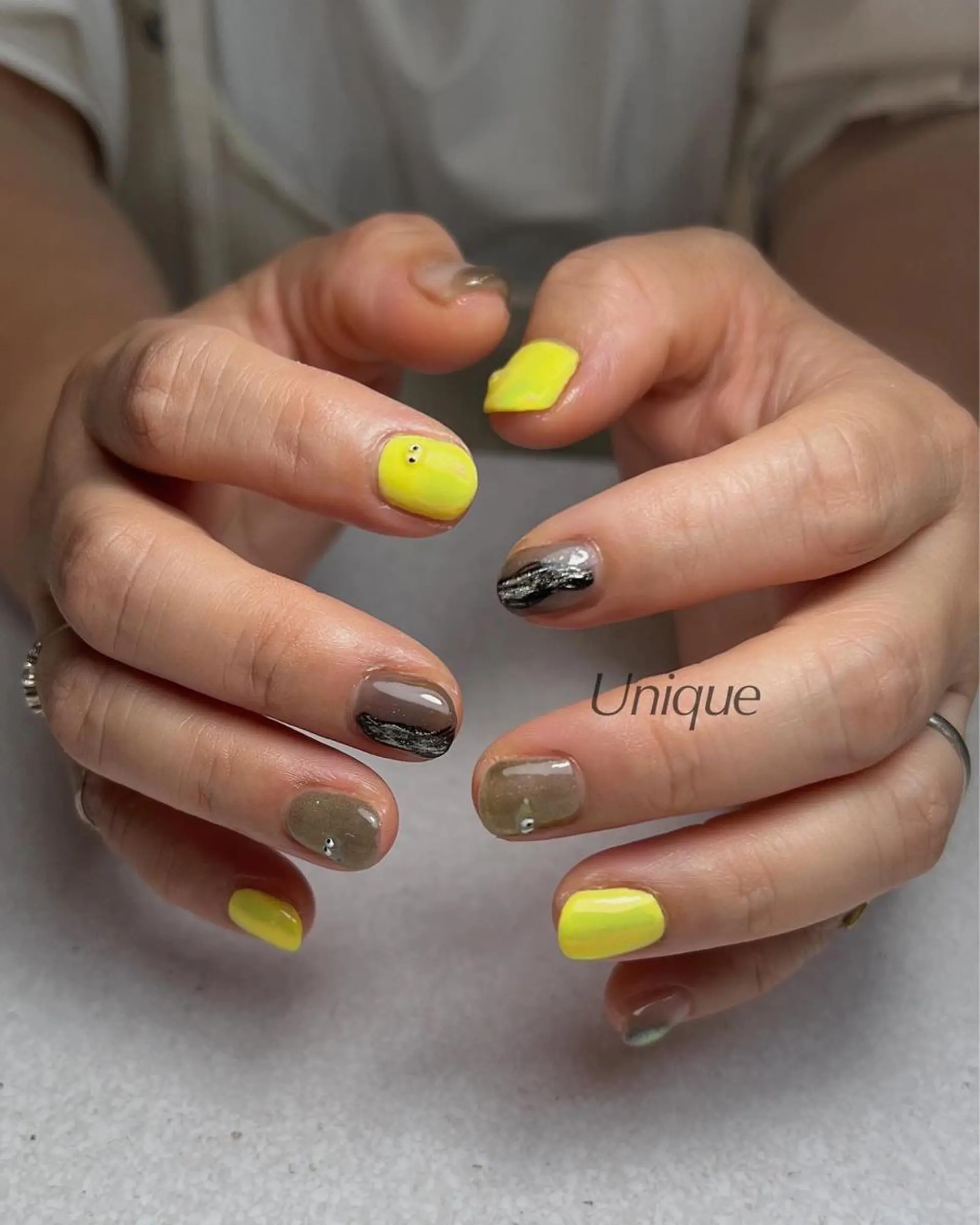 ネイル ハンドネイル Unique 【ユニーク】のネイルデザイン