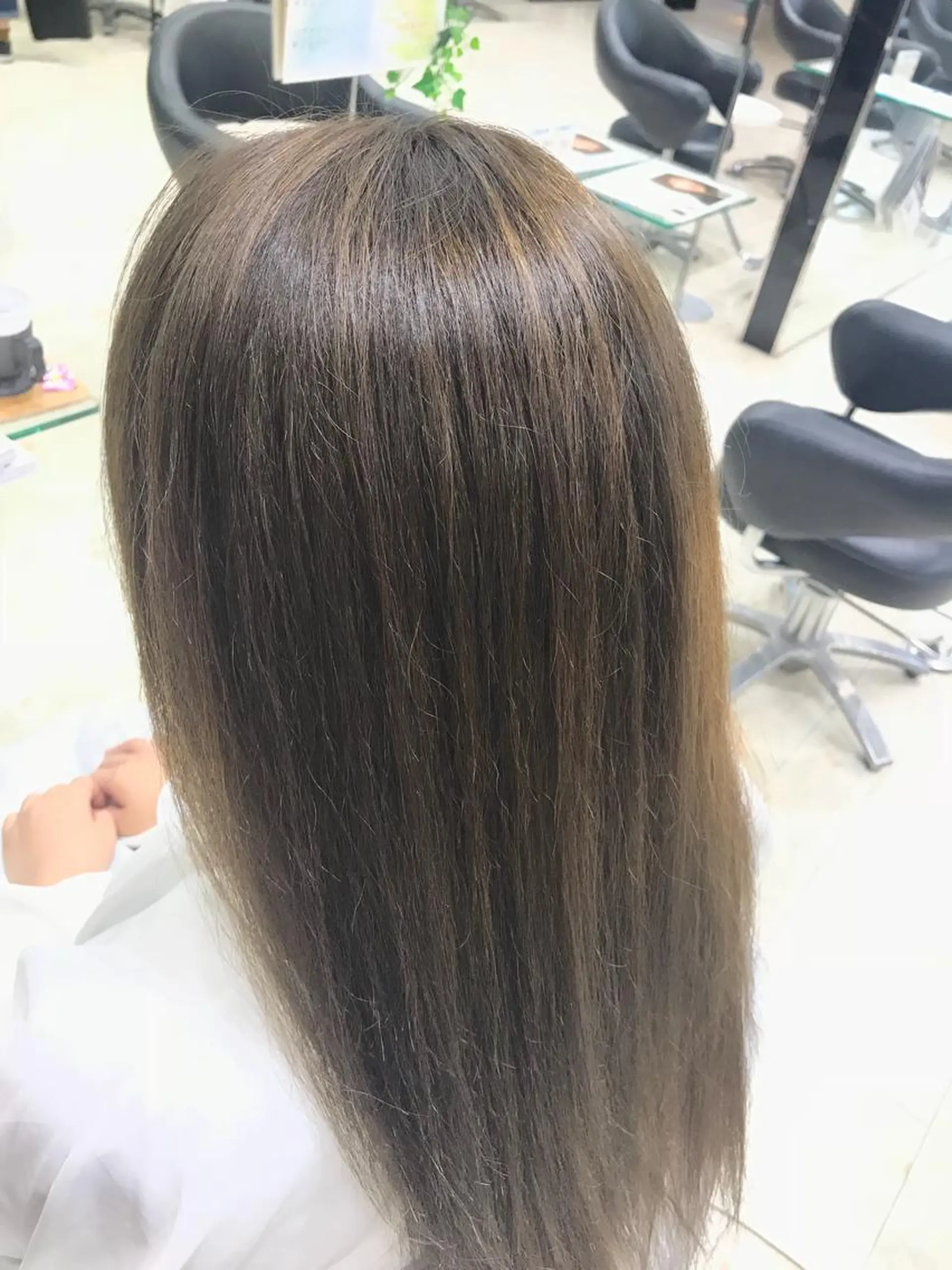 セミロング Adachi Fujikoのヘアスタイル