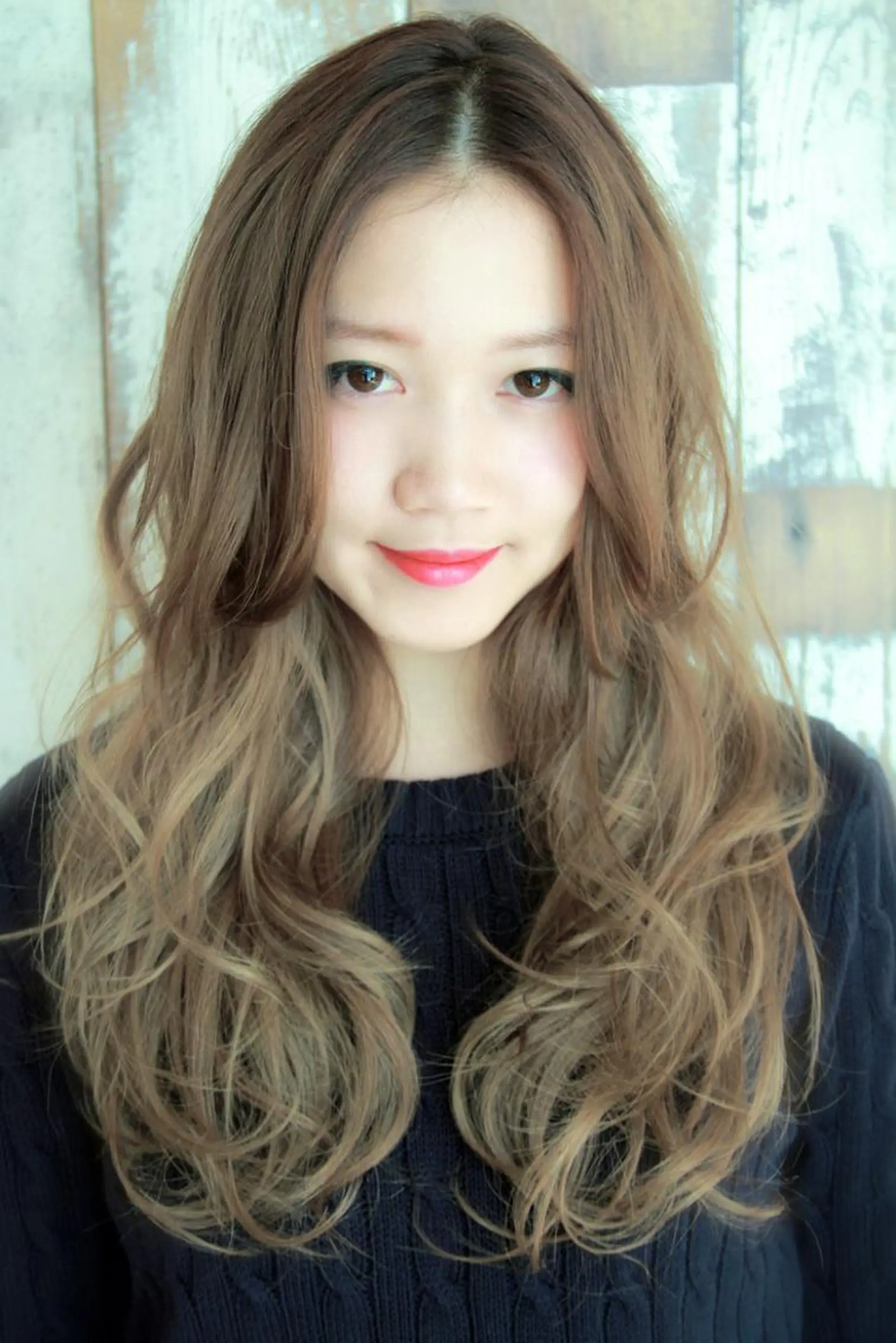 ロング カラー ヤナ マネージャーのヘアスタイル