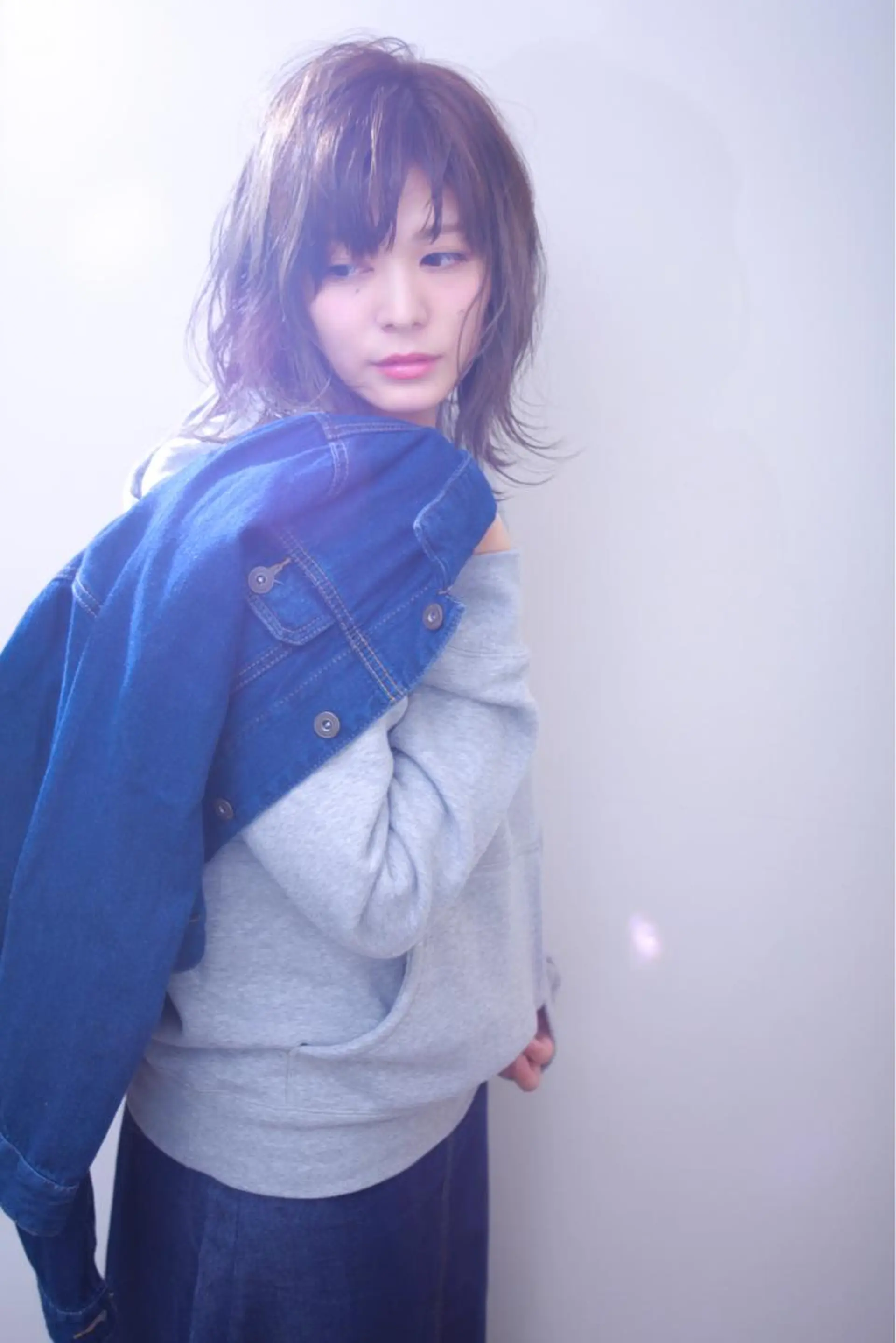 ミディアム 伊藤 裕貴のヘアスタイル