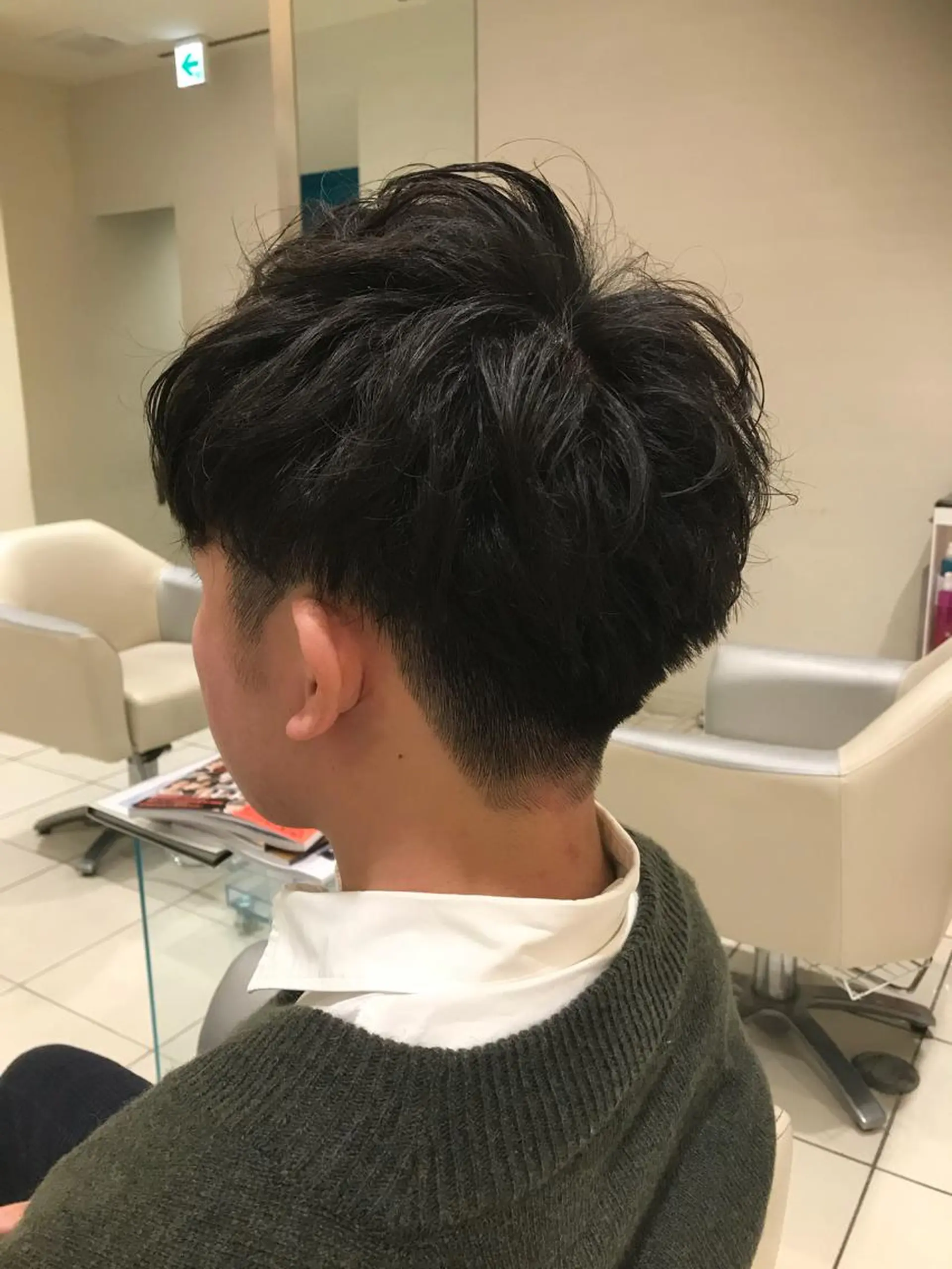 ショート カラー パーマ ヘアアレンジ メンズ キッズ ネイル マツエク・マツパ メンズパーマ ツーブロック 刈り上げ メンズネイル カット パーマ EnBlesS西宮 マンツーマン神道有基のヘアスタイル