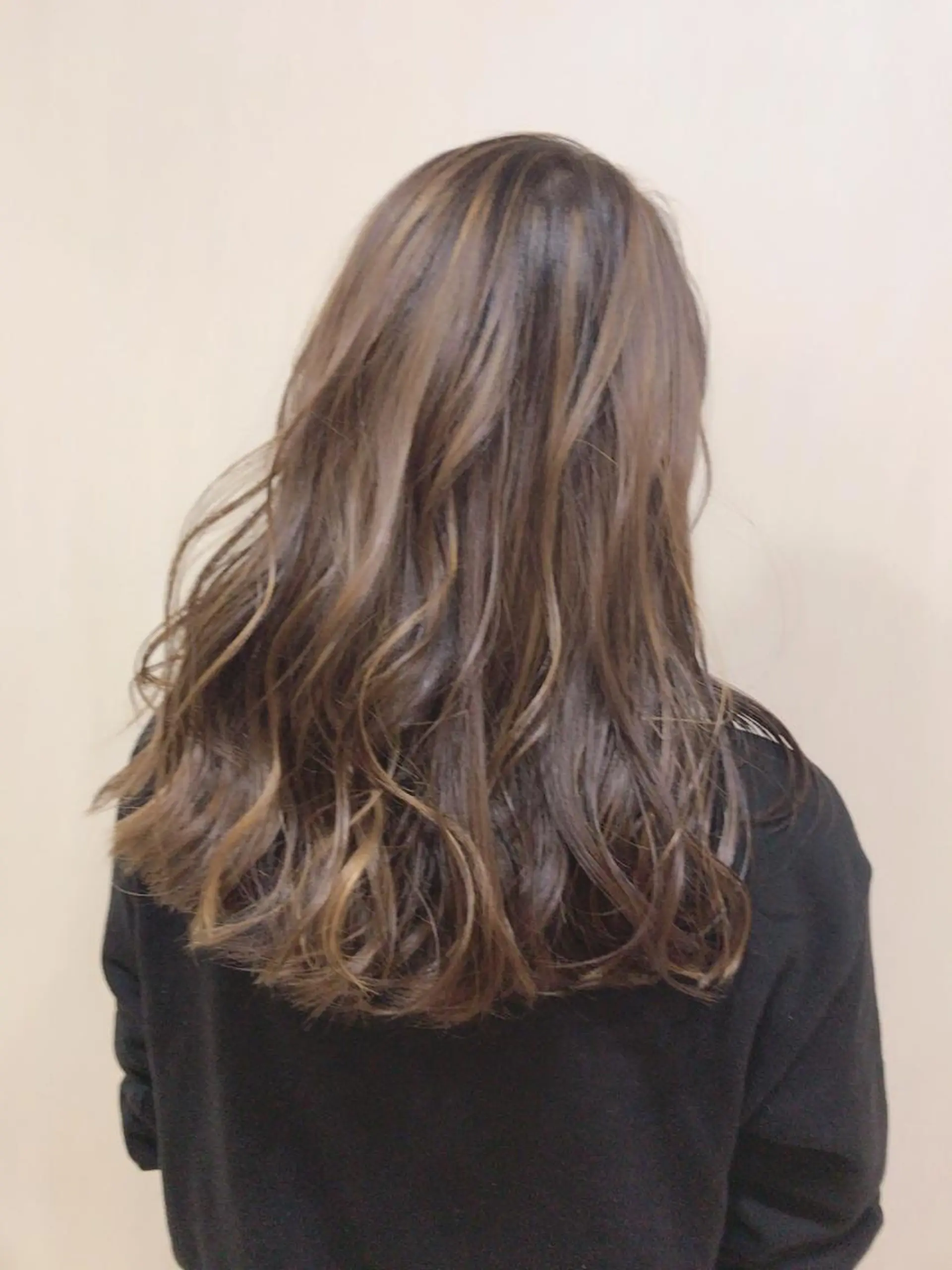 ロング カラー ハイライトカラー ハイライト ヘアカラー トリートメント 磧本 祐里恵のヘアスタイル