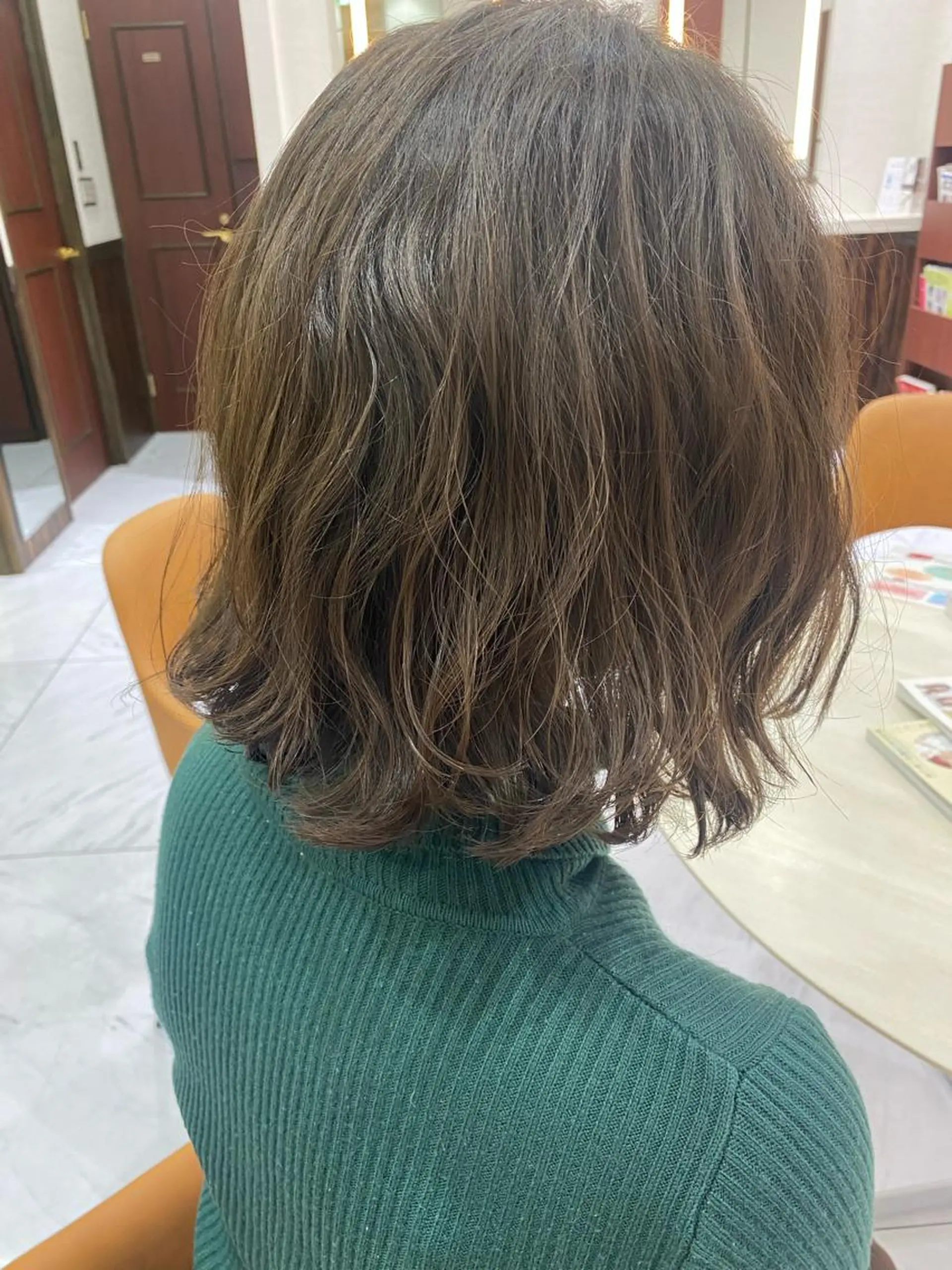 ミディアム 宮澤 美幸のヘアスタイル