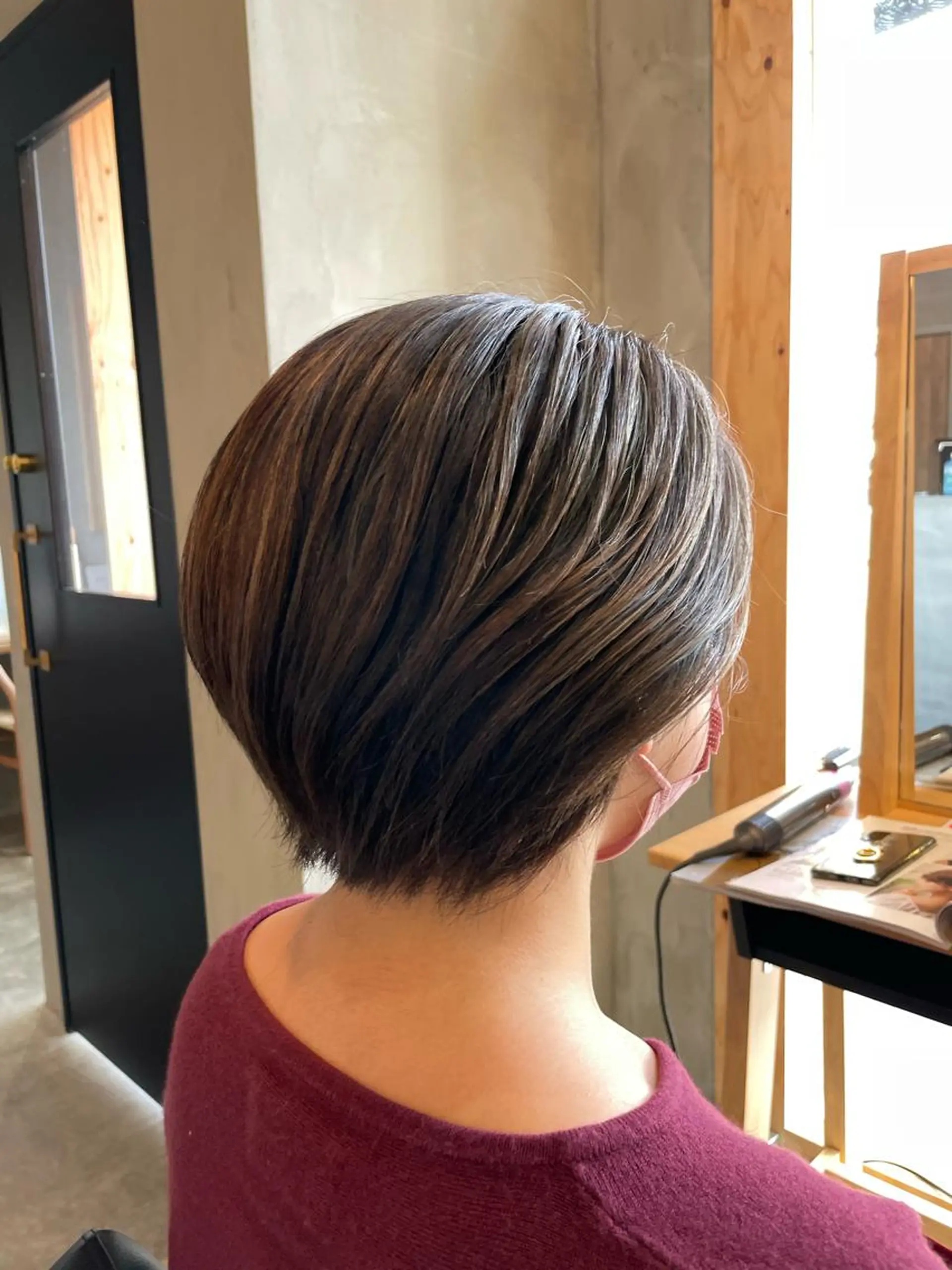 ショート カラー ハンサムショート グレージュ ハイライトカラー インナーカラー ハイライト シンヤヘアーズ 泉大津本店のヘアスタイル