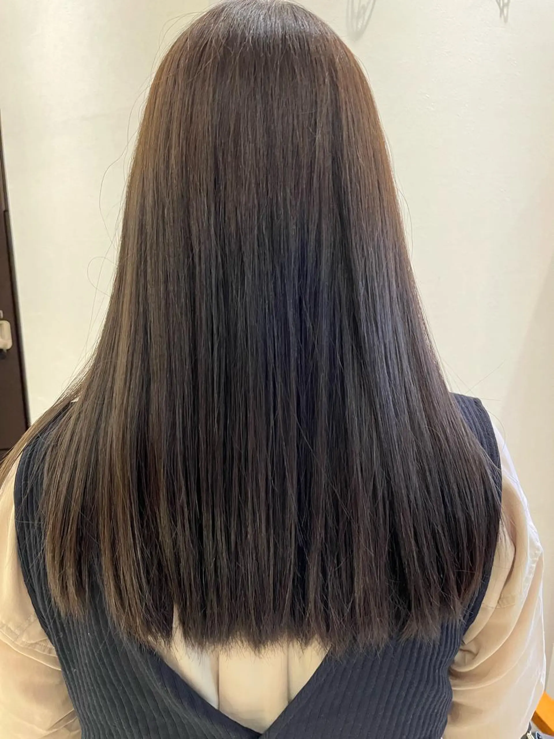 カラー アッシュ グレージュ/透け感 カラー/透明感カラーのヘアスタイル