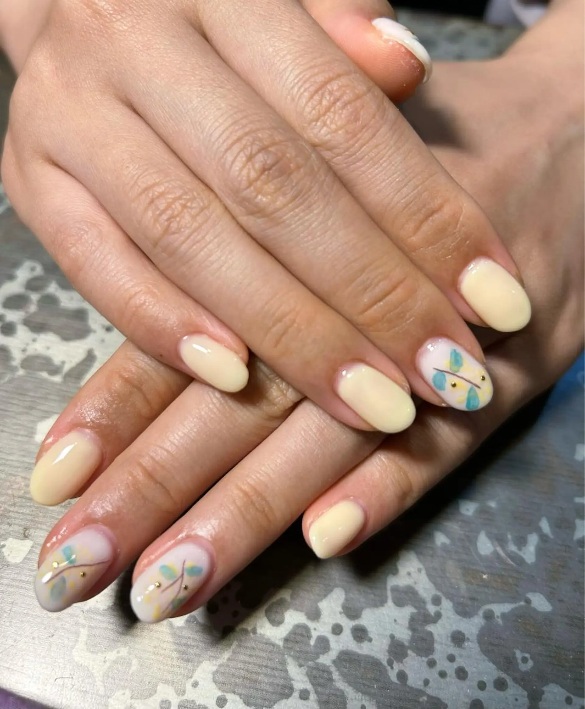 ネイル ニュアンスネイル パステルネイル 黄色 ＊ misa ＊のネイルデザイン