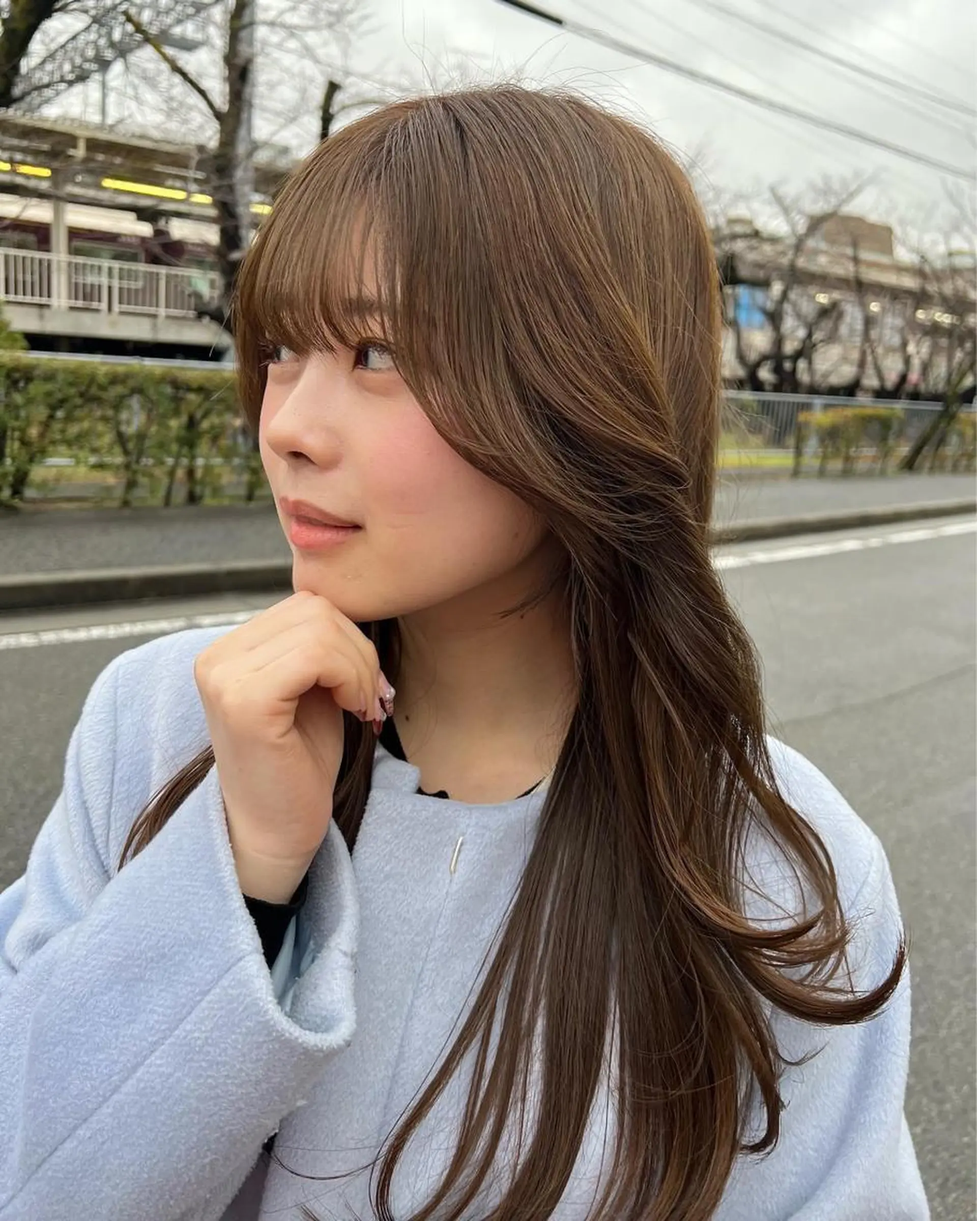 セミロング ヘアカラー ioe 岡本のヘアスタイル