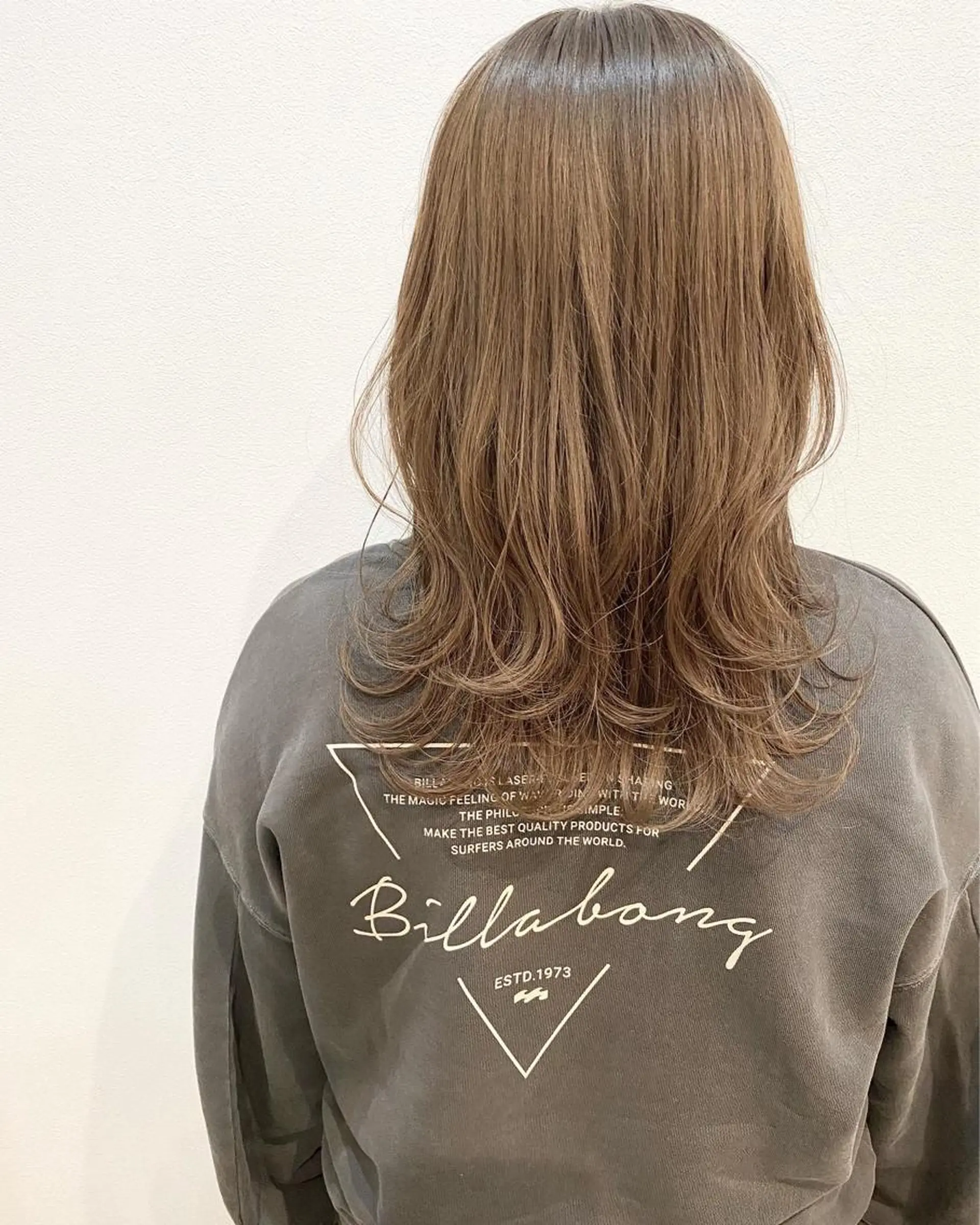 セミロング ヘアカラー MYRTLE TSUNODAのヘアスタイル