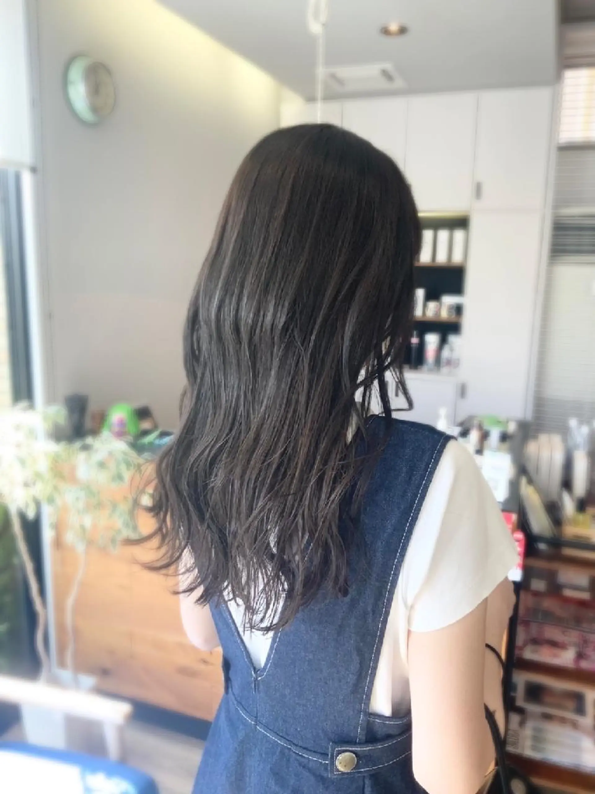 カラー ダークグレー ダークグレージュ グレージュ 堀 望美のヘアスタイル