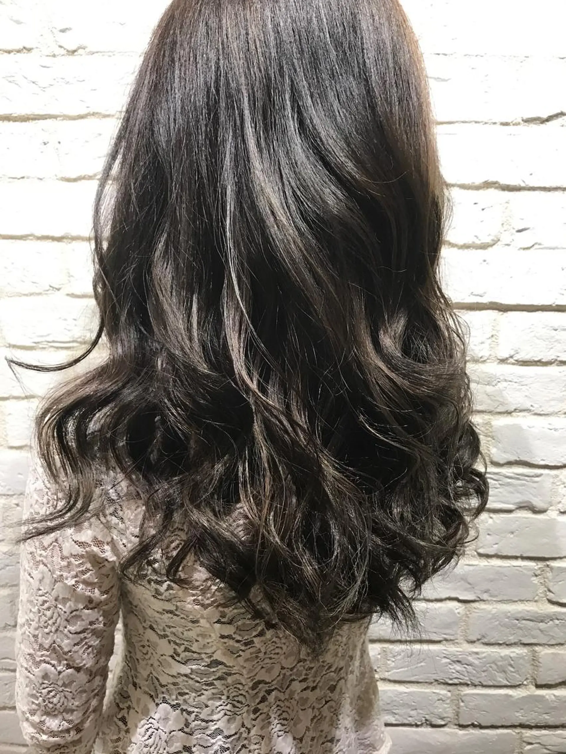 セミロング カラー UMEDA FIGAROのヘアスタイル