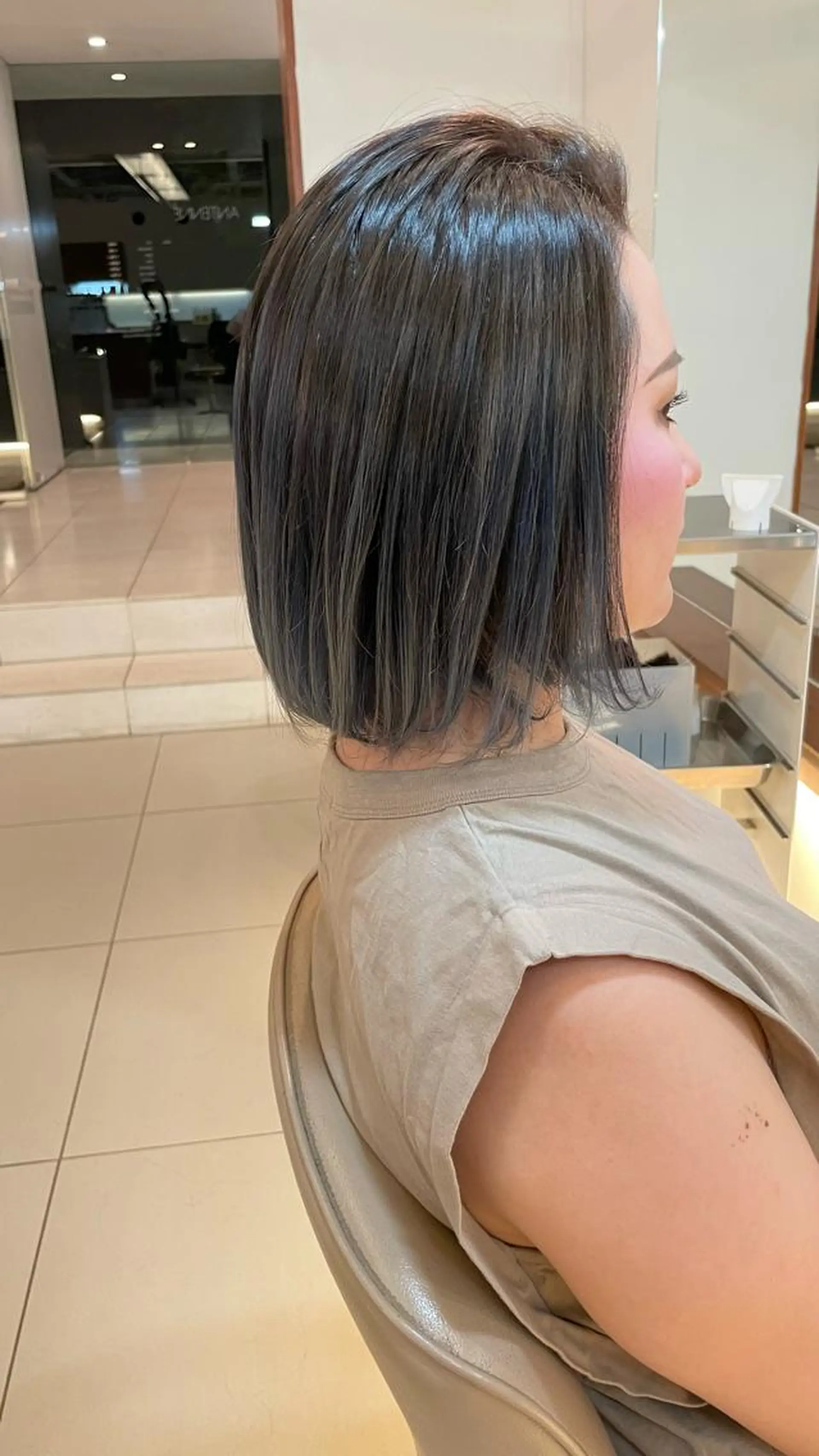 ショート カラー 齋藤 紗矢香のヘアスタイル