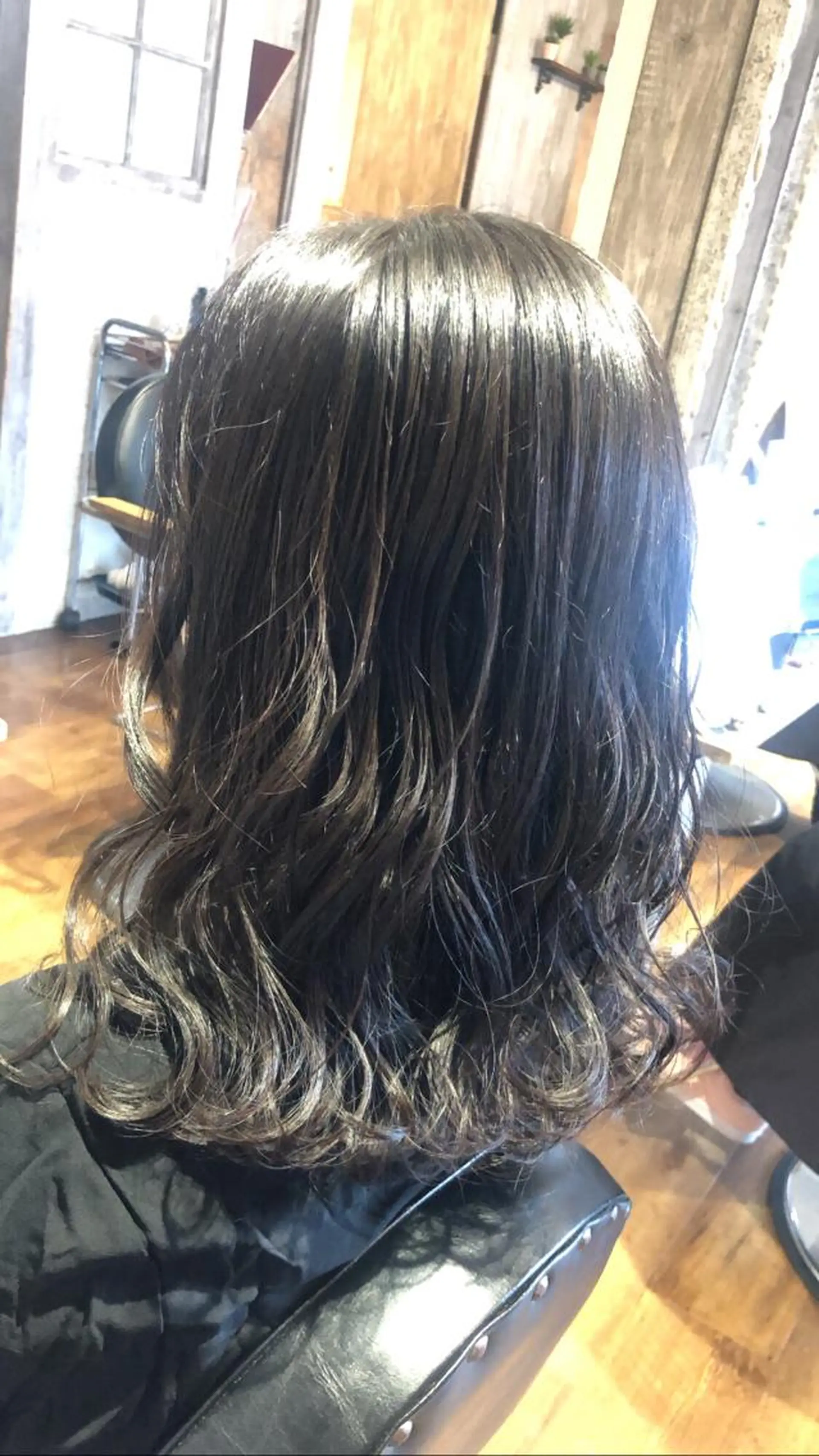 ミディアム 今井 悠菜のヘアスタイル