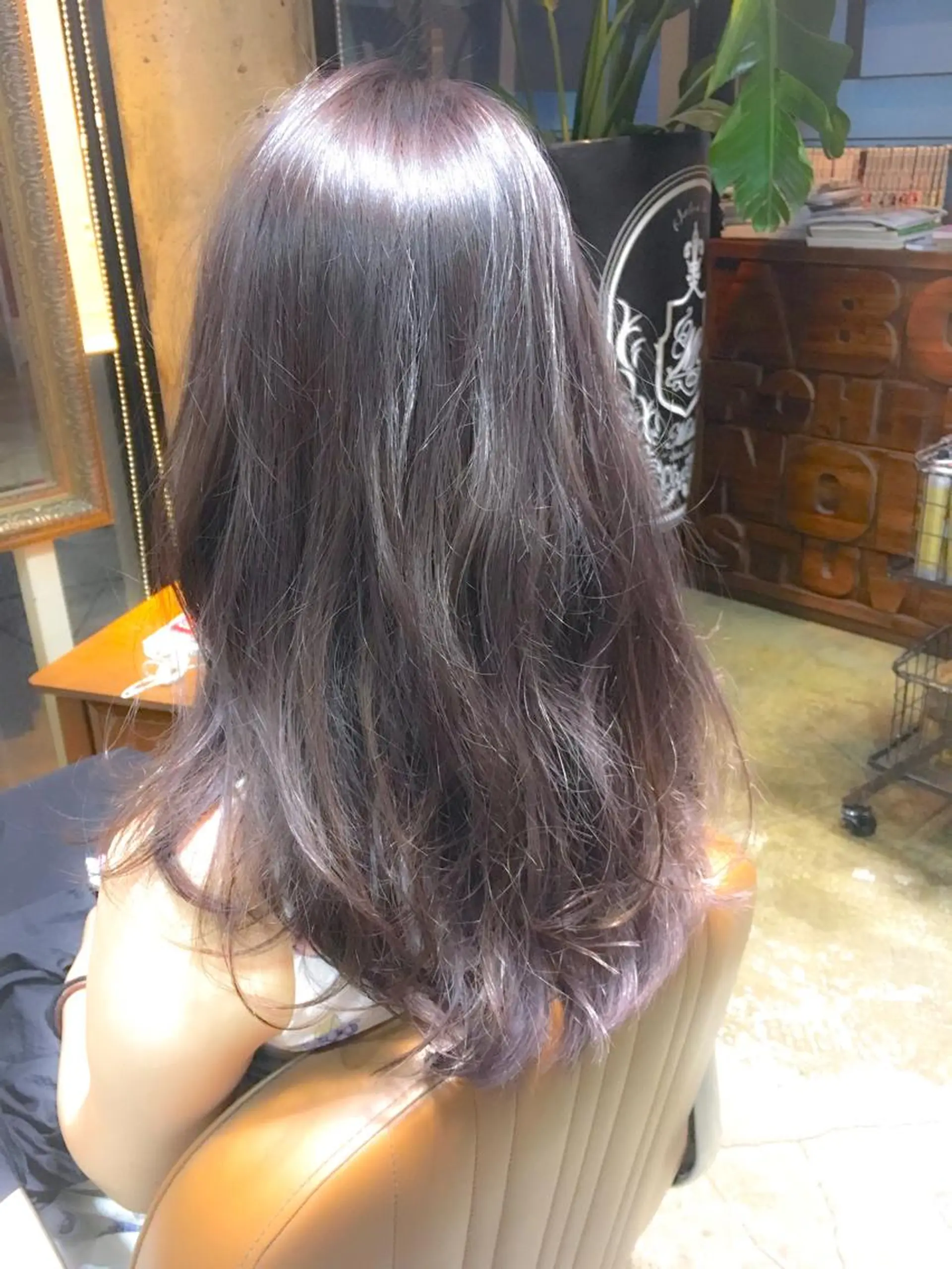 ロング カラー ブリーチ グレージュ ピンクカラー レイヤーカット ローレイヤー 北條 優輝のヘアスタイル