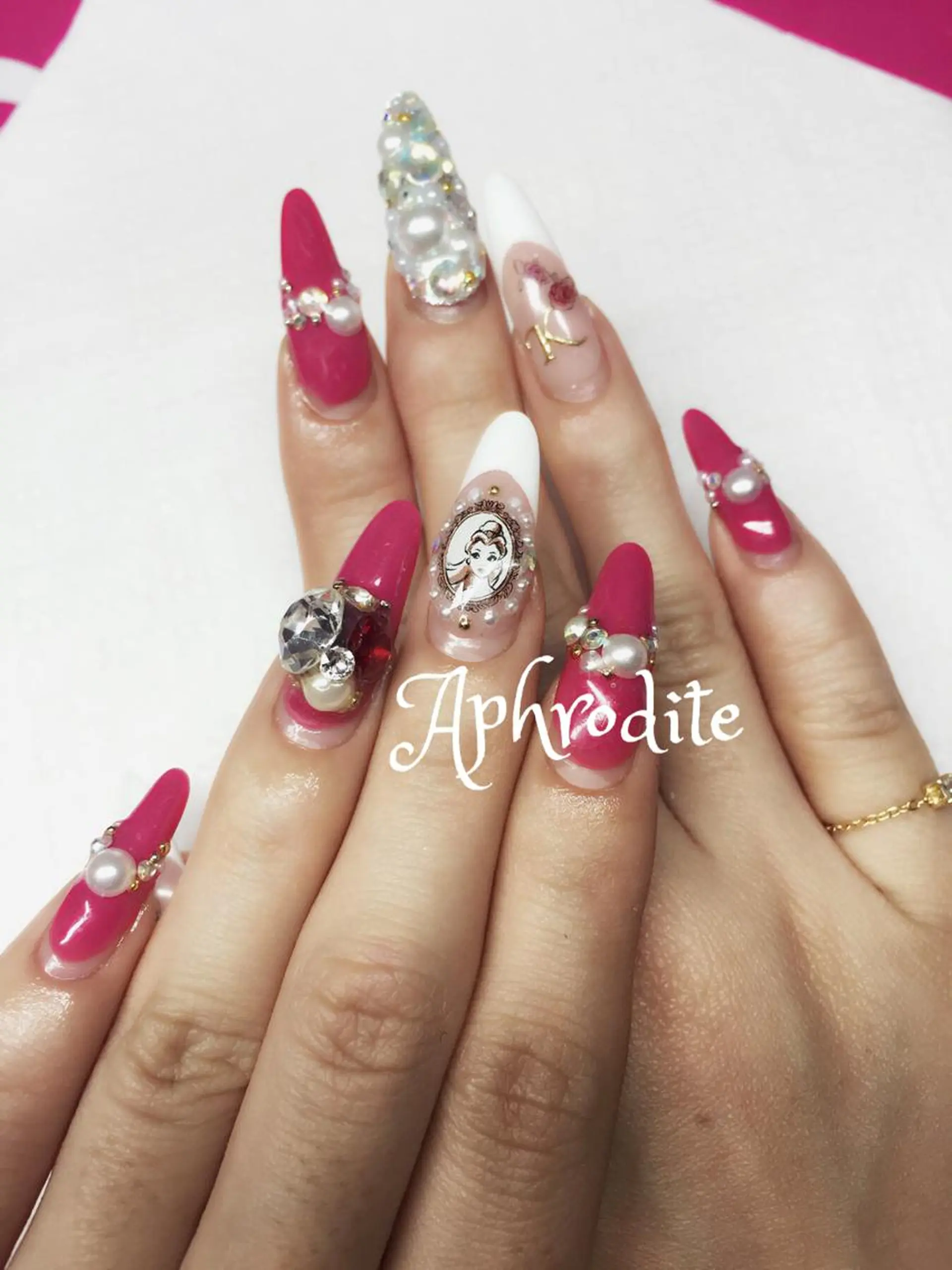 ネイル スカルプネイル Aphrodite パラジェル認定サロンのネイルデザイン