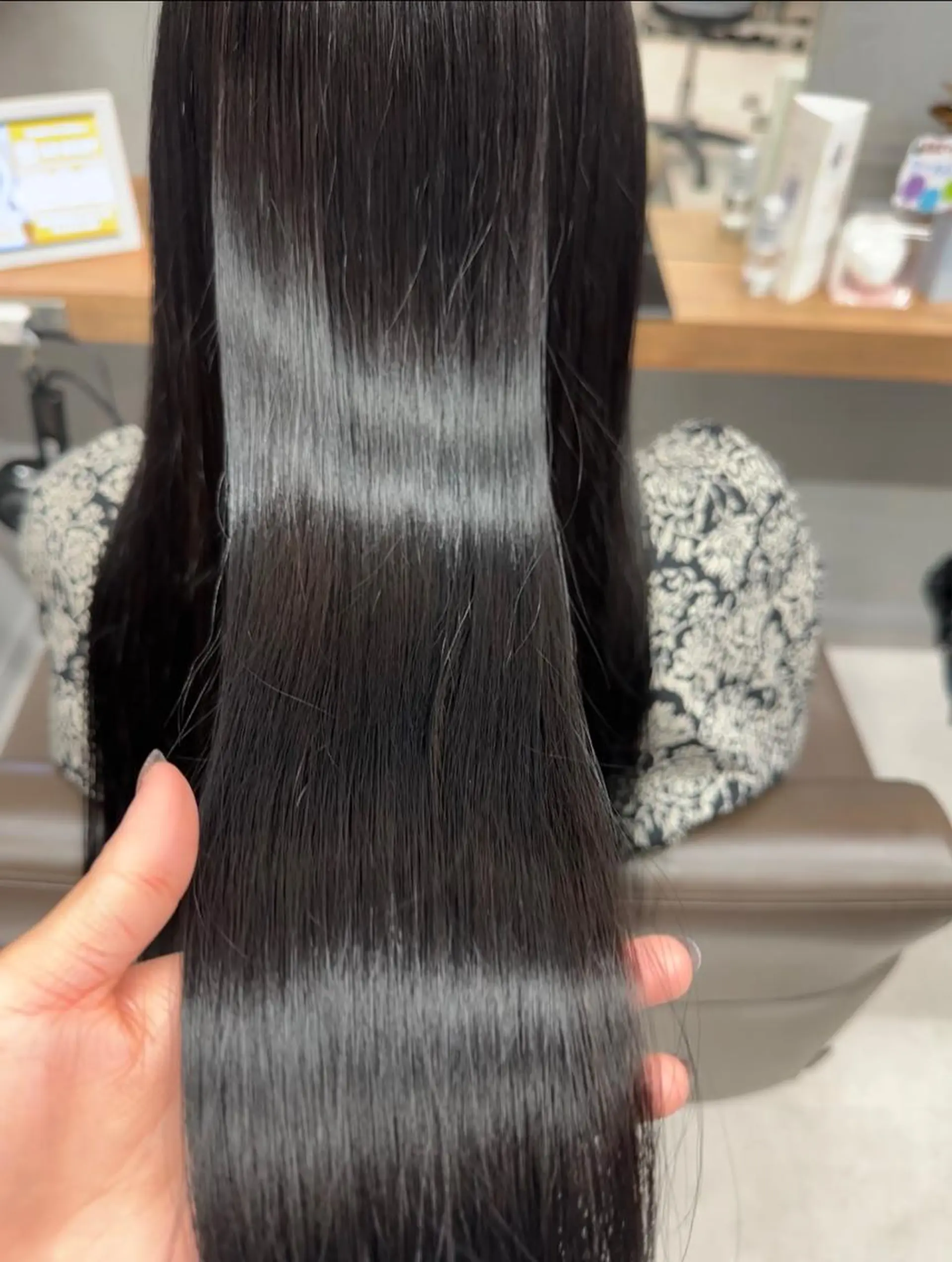 ロング カラー 銀座レイヤーカット ×シースルー前髪のヘアスタイル