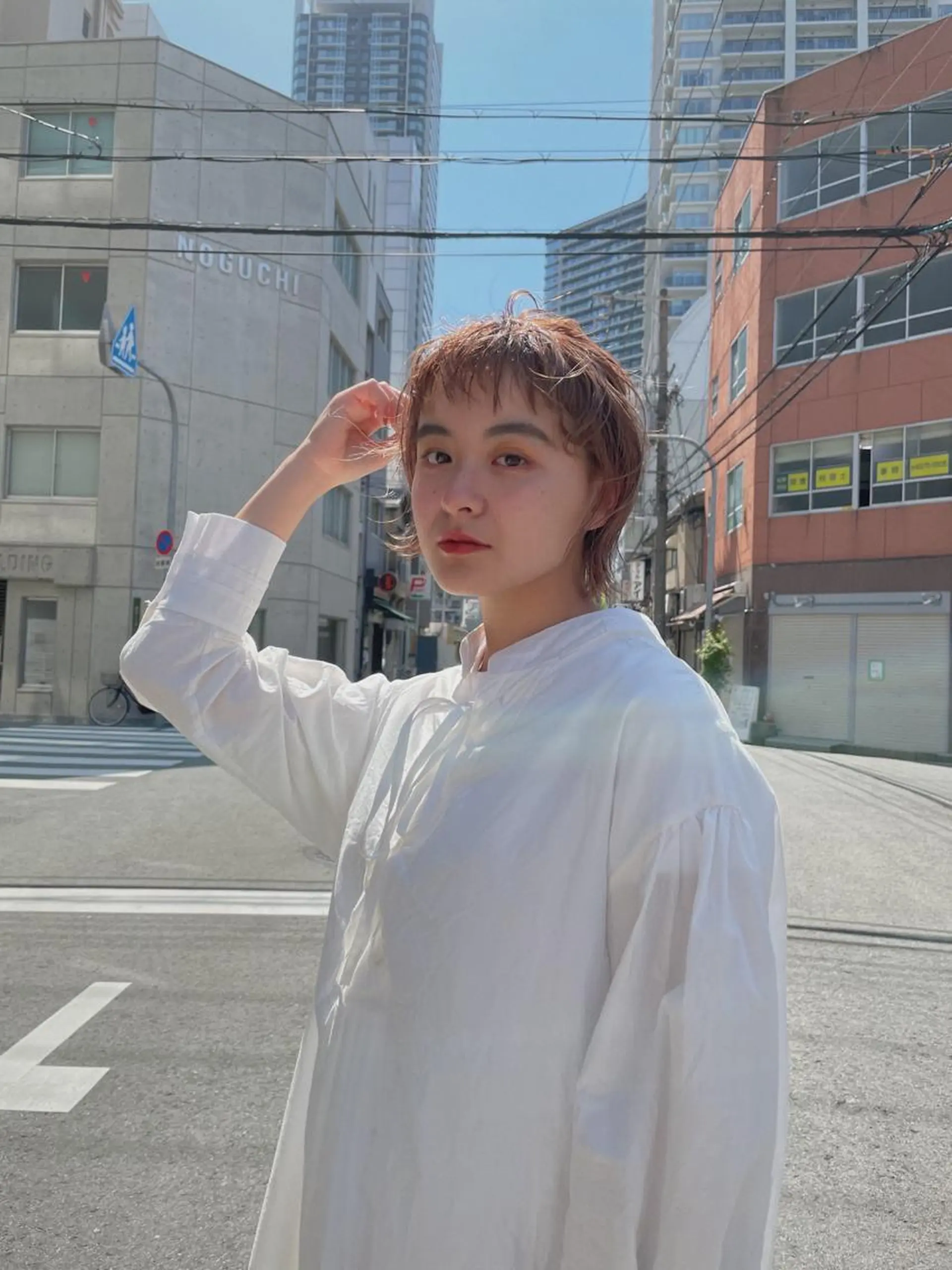 ショート カラー 梅田／ベージュ レイヤー／ヌマタのヘアスタイル