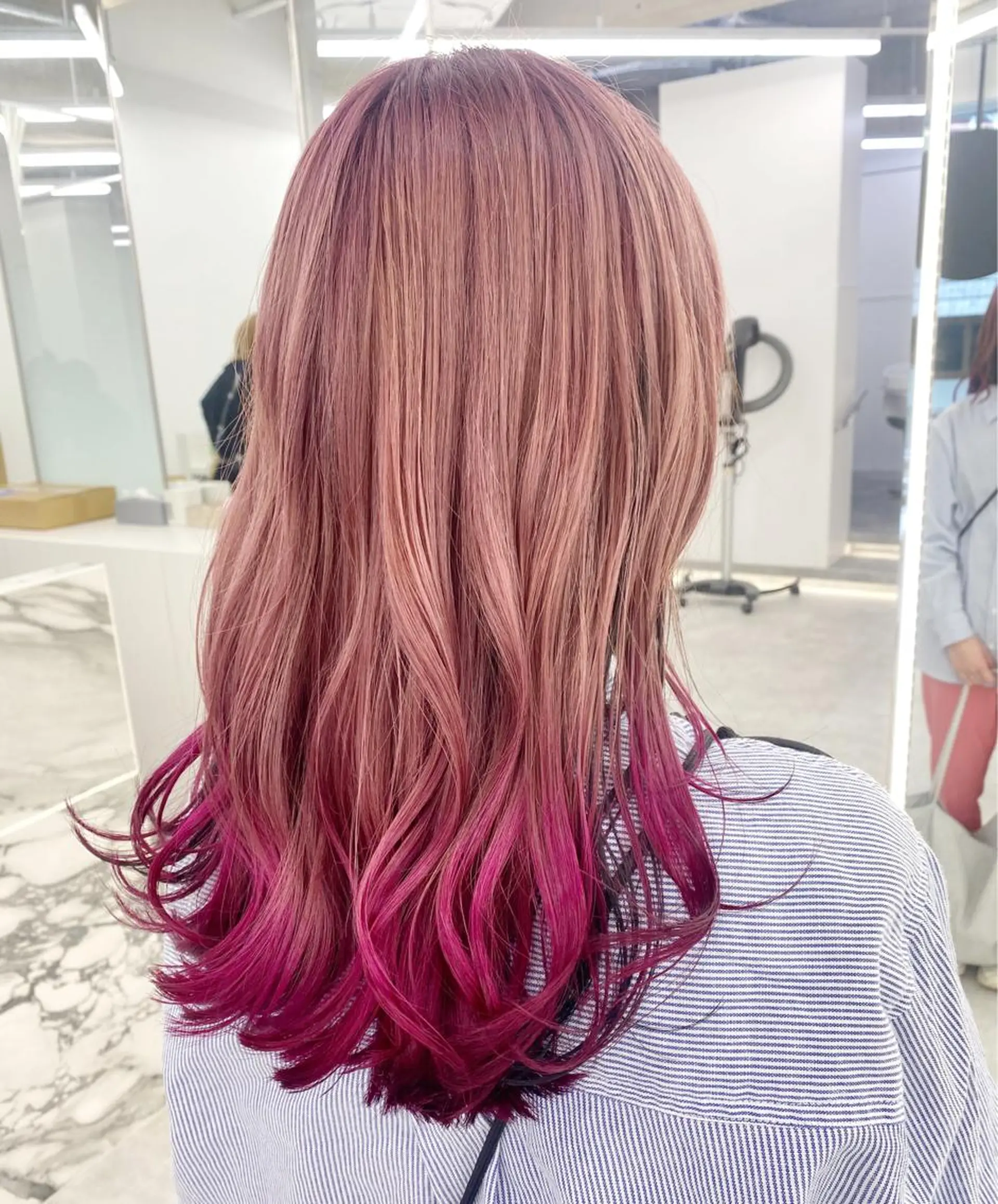 セミロング カラー 🌈haru🌻 藤沢ハイトーン🌈のヘアスタイル