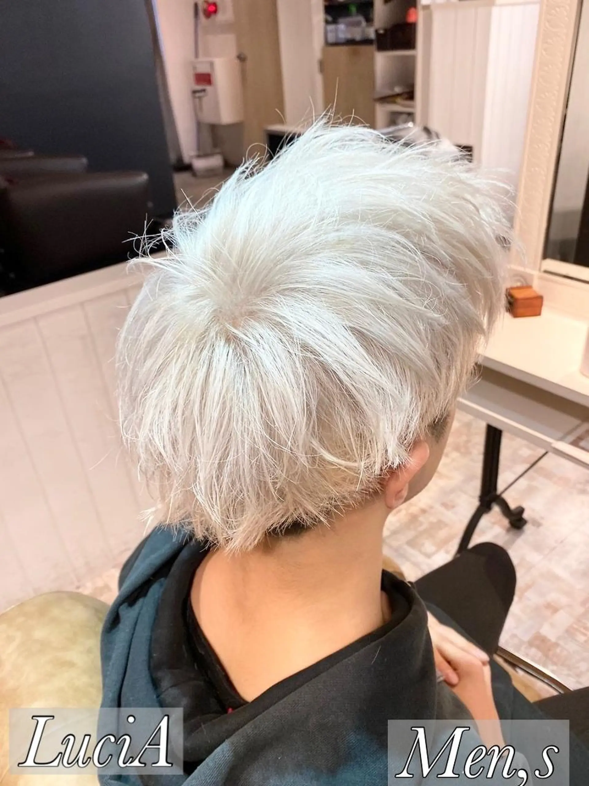 ロング ヘアアレンジ カラー ブリーチ ケアブリーチ ダブルカラー グラデーションカラー イルミナカラー LuciA/エクステ カラーのヘアスタイル