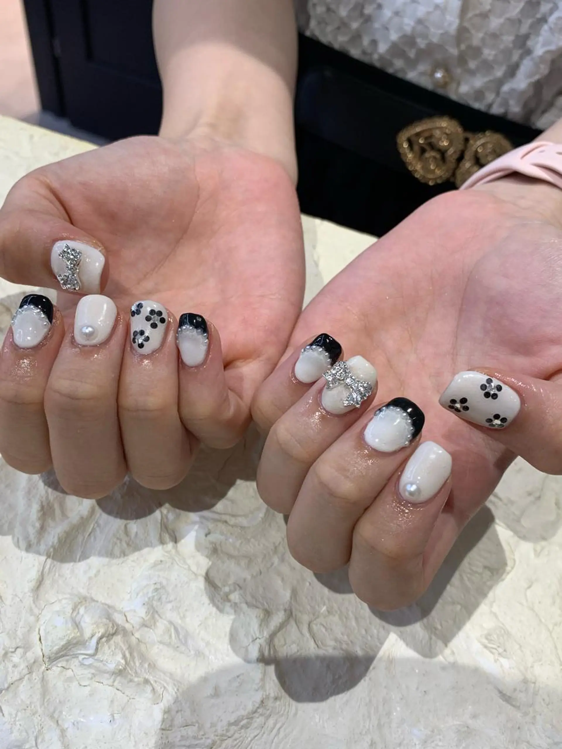 ネイル ガーリー マキノ ユイのネイルデザイン