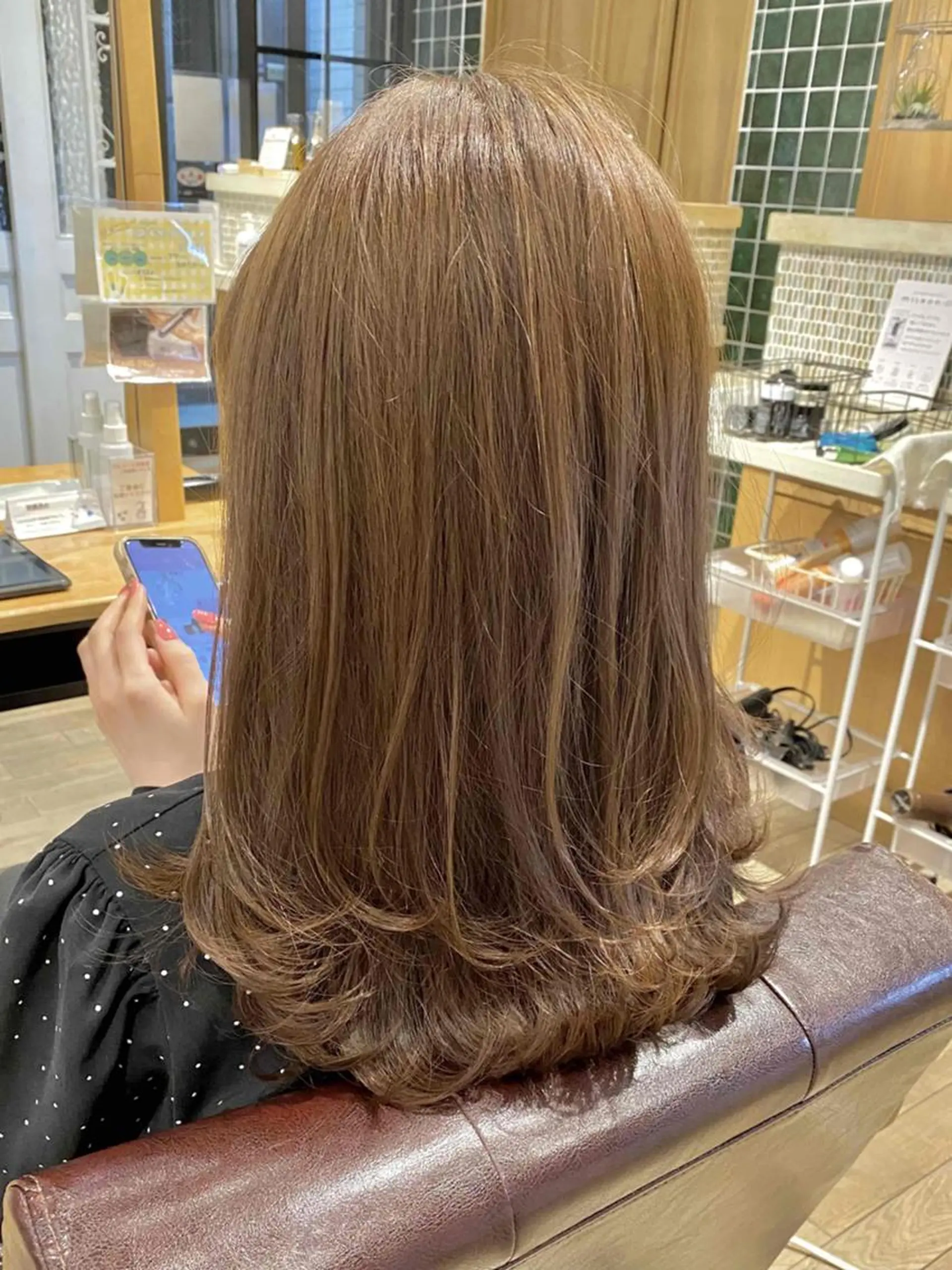 ミディアム カラー ベージュカラー グレージュ くびれヘア 伸ばしかけ 韓国風ヘア 前田 裕介のヘアスタイル