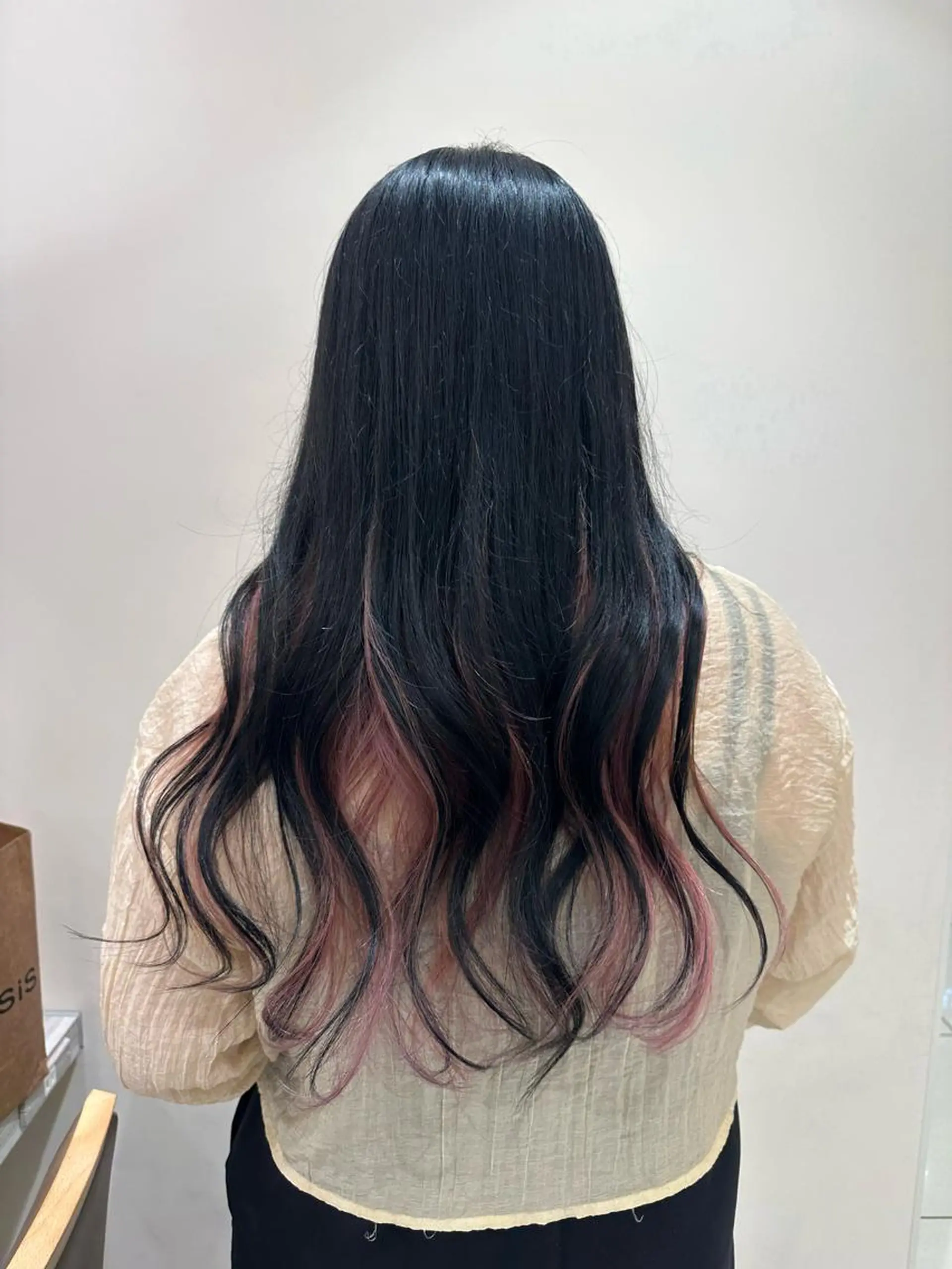 ロング カラー タイトボブ個性派カラ ーAKANEのヘアスタイル