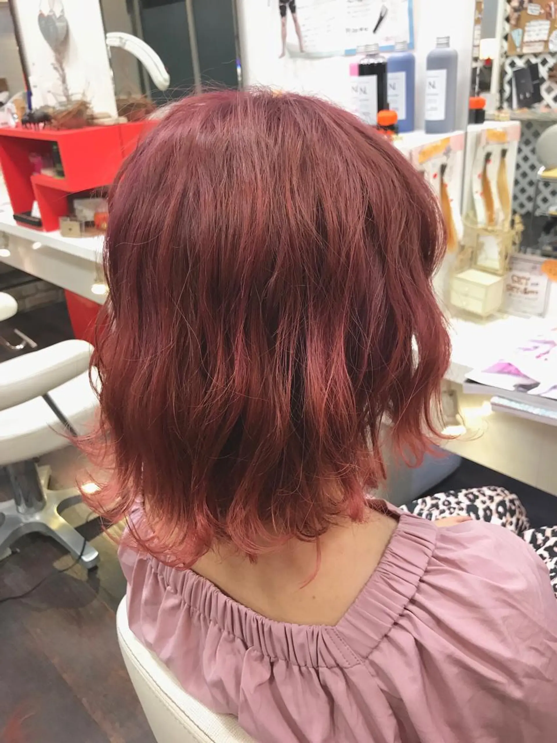 ミディアム カラー 岩谷/ブリーチ 🪽透明感カラーのヘアスタイル