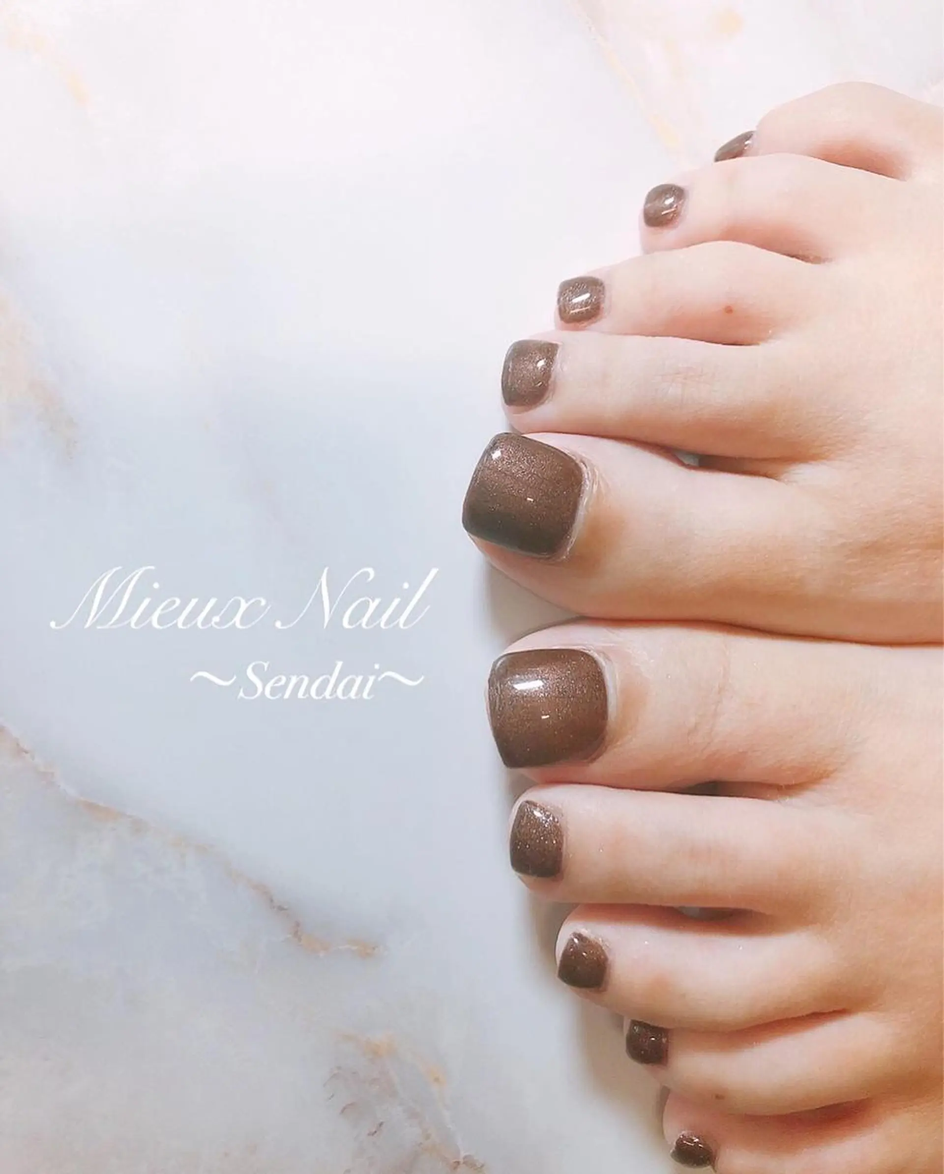 ネイル ブルー ブラウン フットネイル ジェルネイル ワンカラーネイル フットネイル 市川 麻衣子のネイルデザイン