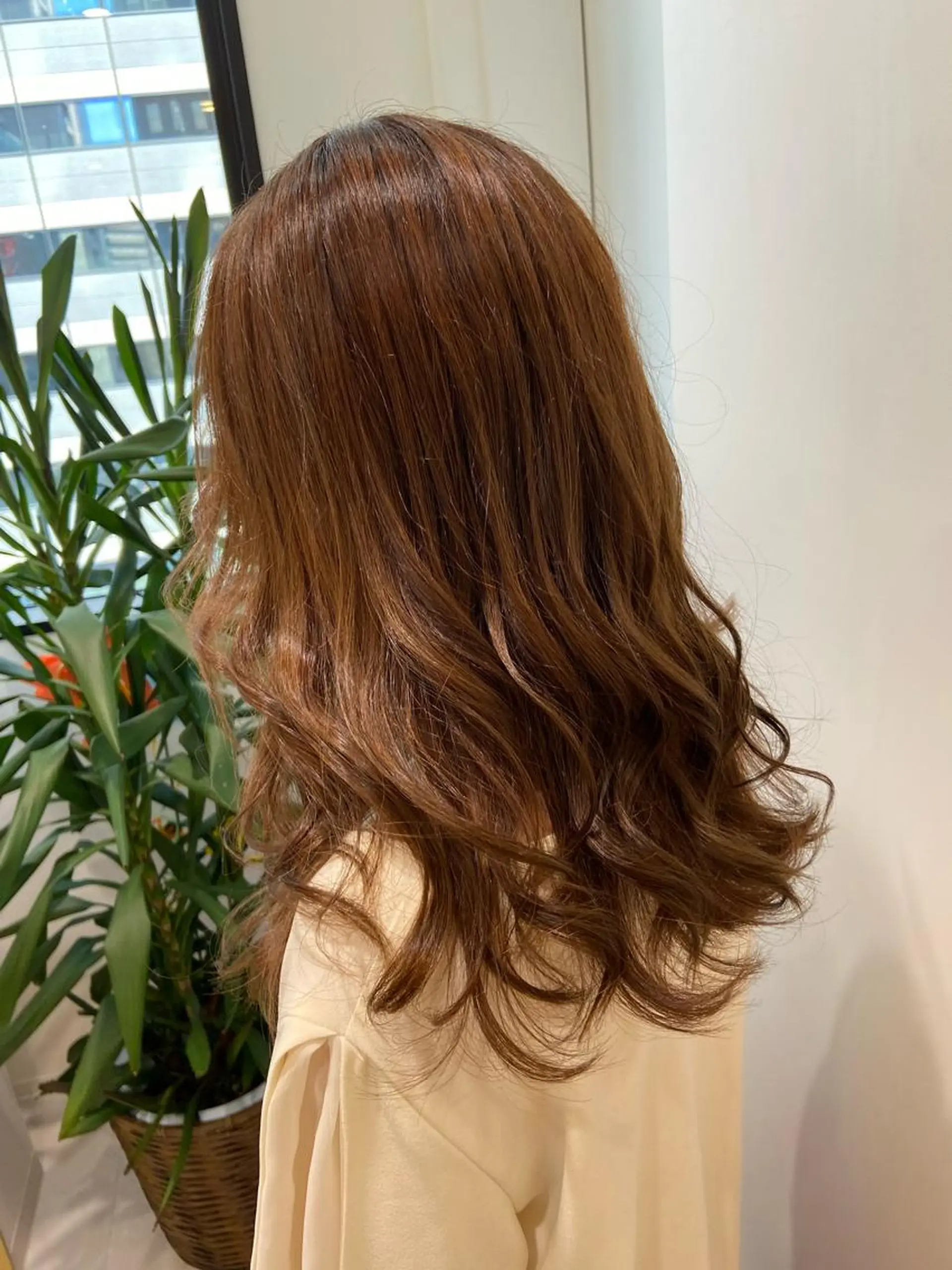 ロング カット ヘアカラー トリートメント ヘッドスパ チナツ ，のヘアスタイル