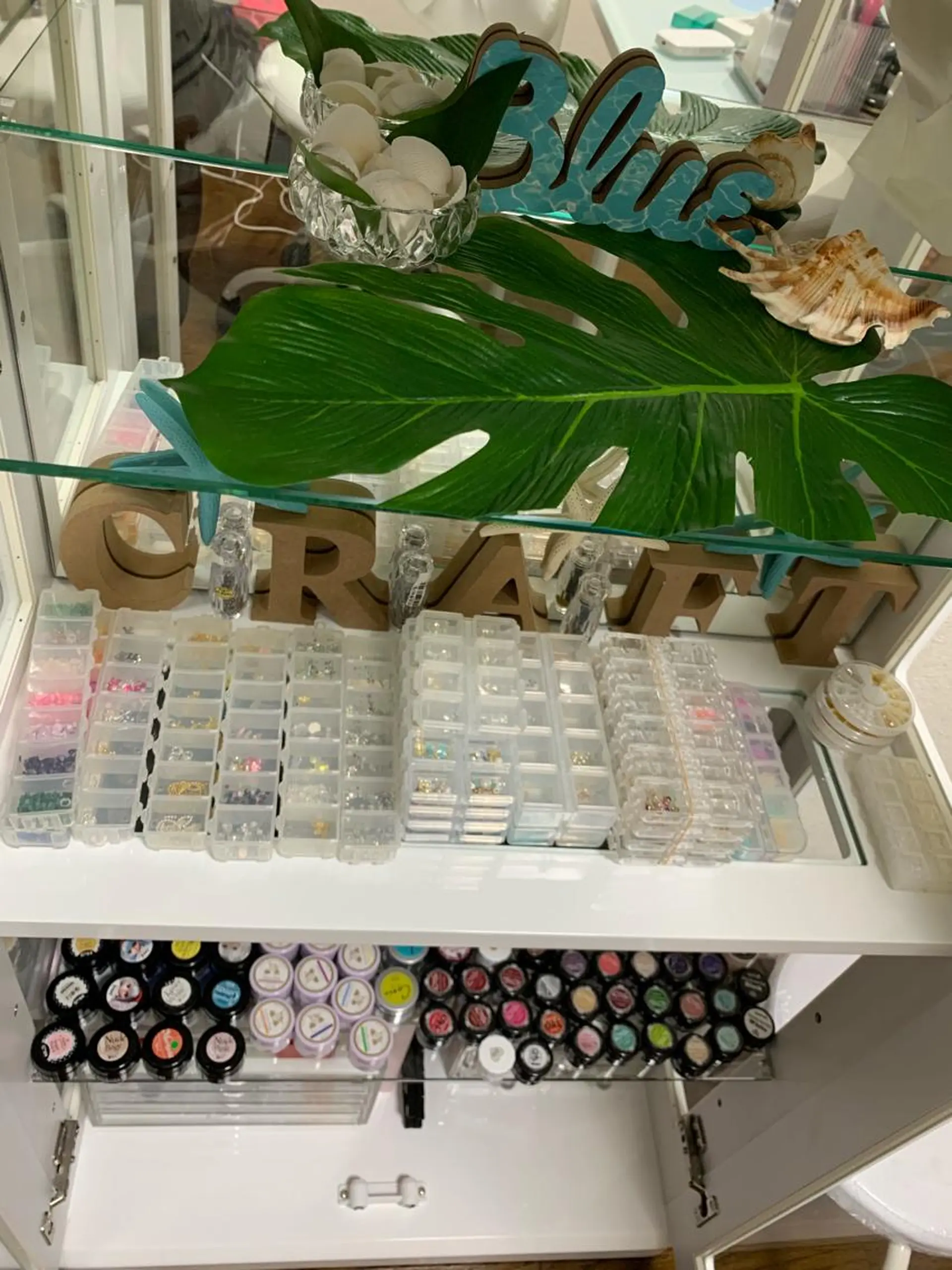 ネイル ジェルネイル ストーンネイル 🌙🫧CHARME (RUKA)🦋🫧のネイルデザイン