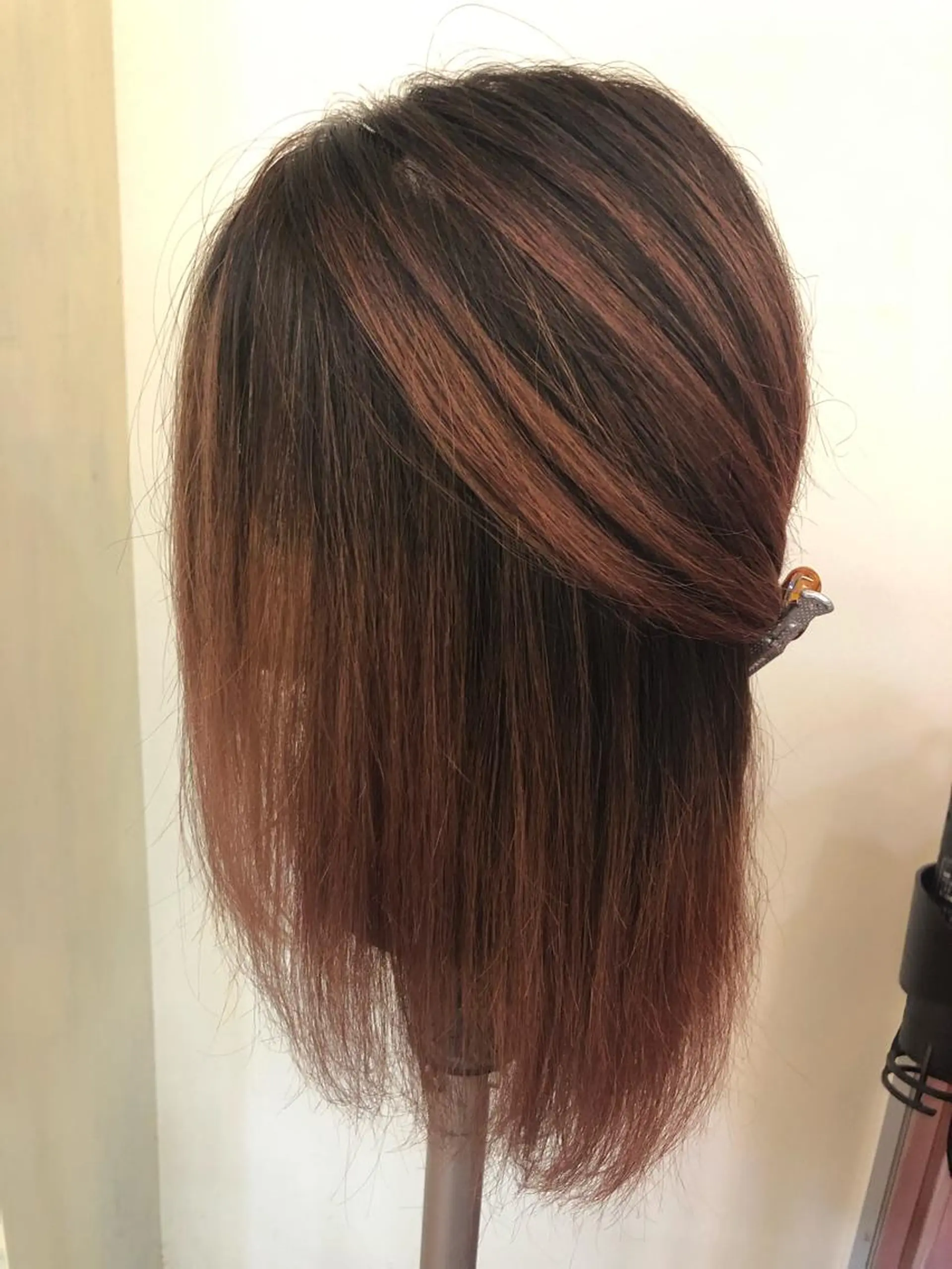 カラー バレイヤージュ ピンクカラー 限定1名撮影モデル 村中衣里のヘアスタイル