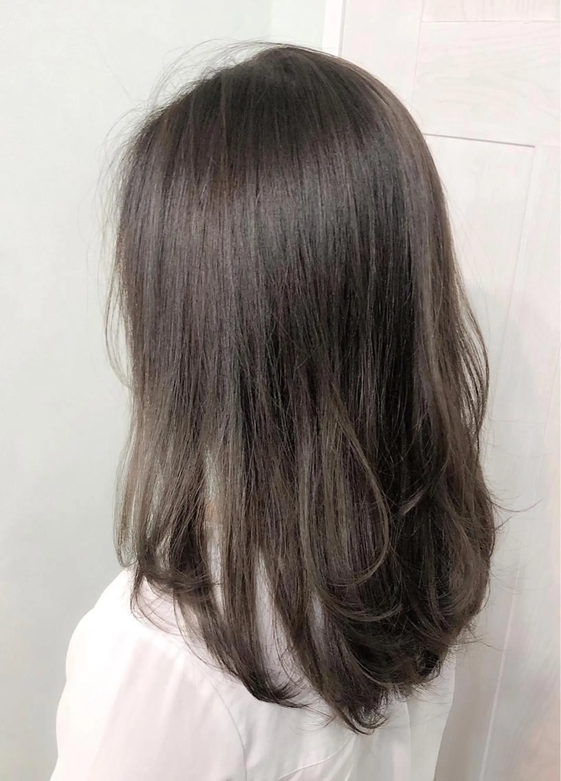 ミディアム カラー イルミナカラー トリートメント universe tokyoのヘアスタイル