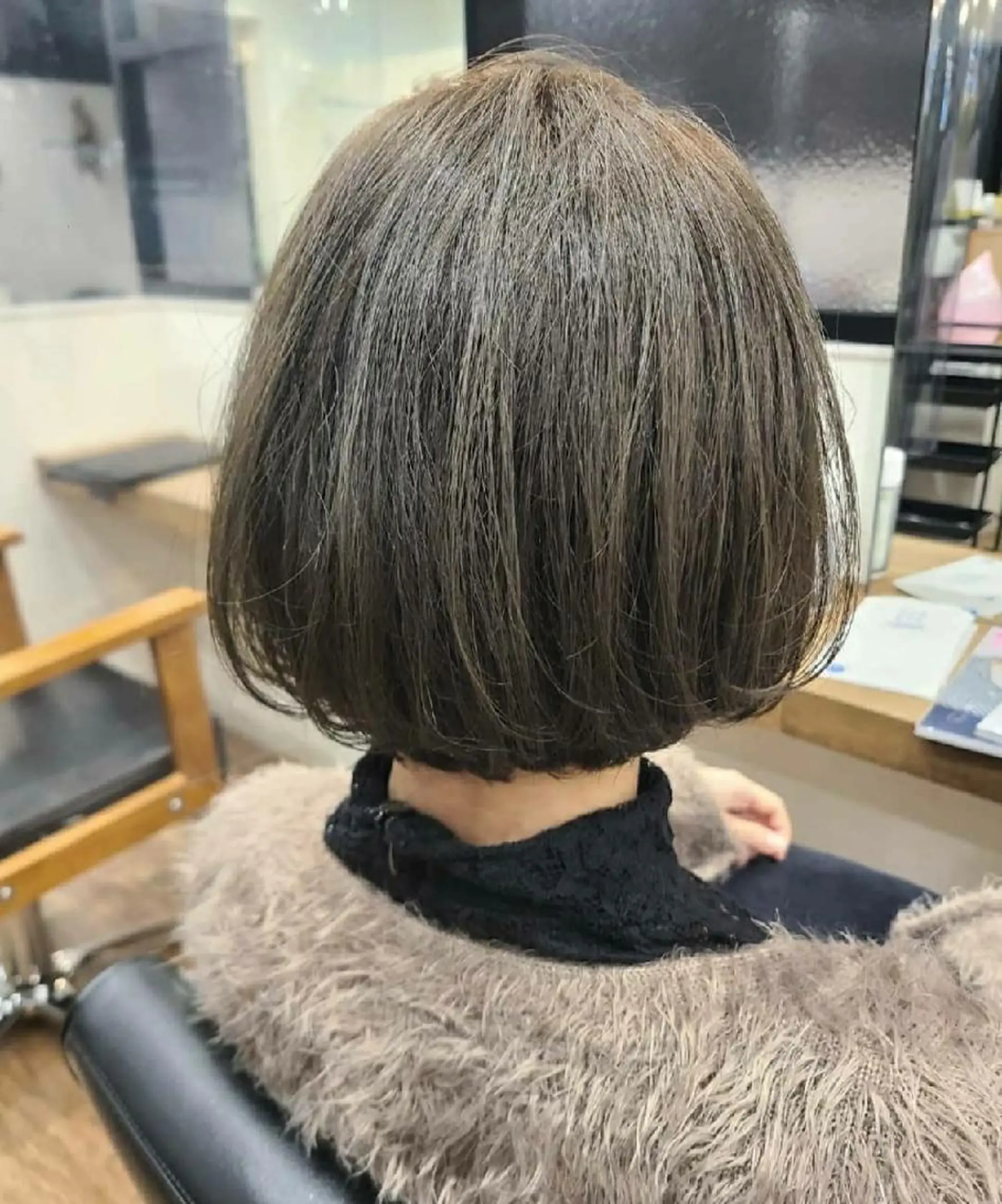 ショート カラー グレージュ オリーブグレージュ オリーブグレー オレンジ ヘアカラー トリートメント 関口 友菜のヘアスタイル