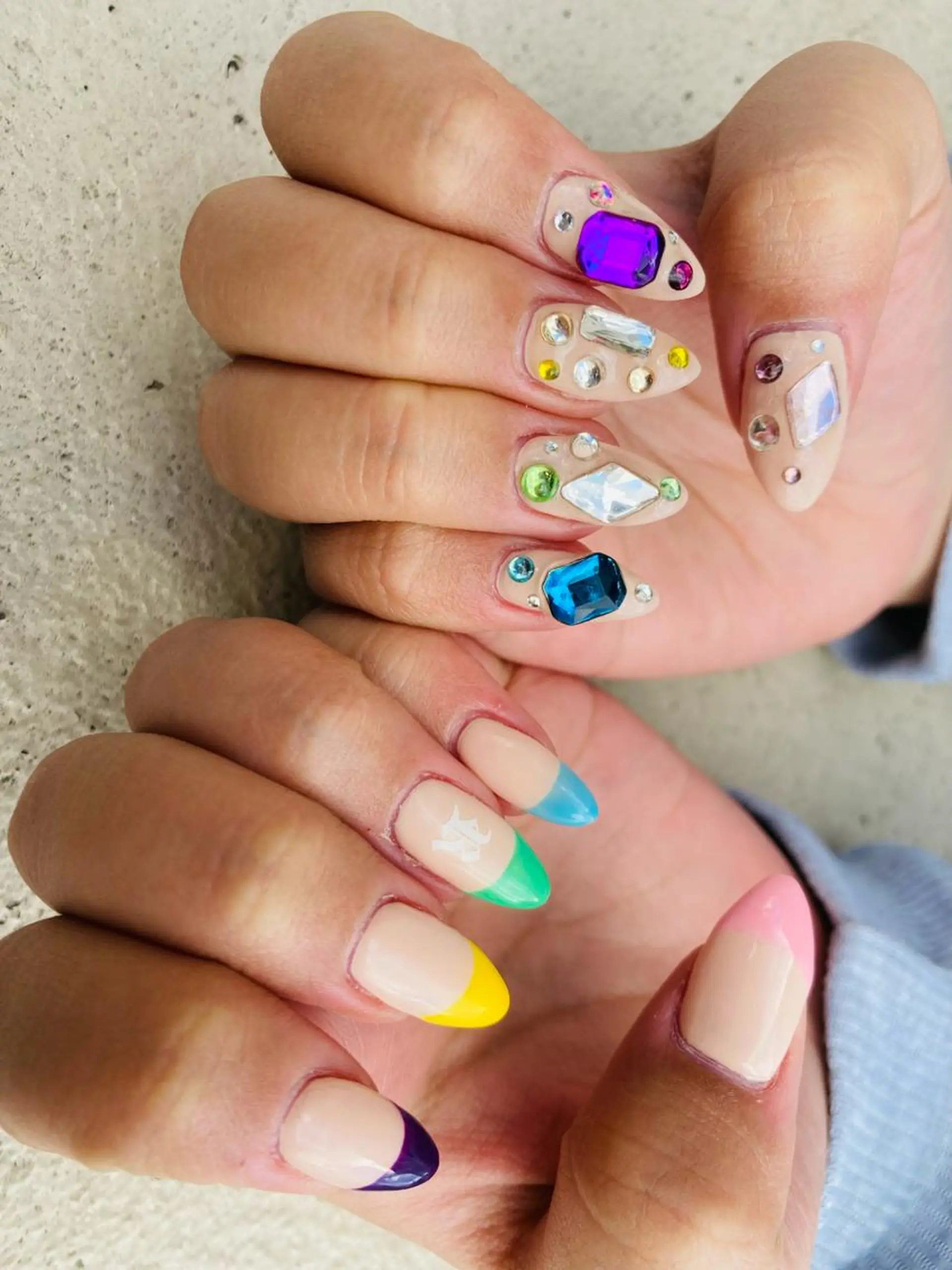 ミディアム ネイル ハンドネイル フットネイル ✴︎ Delightのネイルデザイン