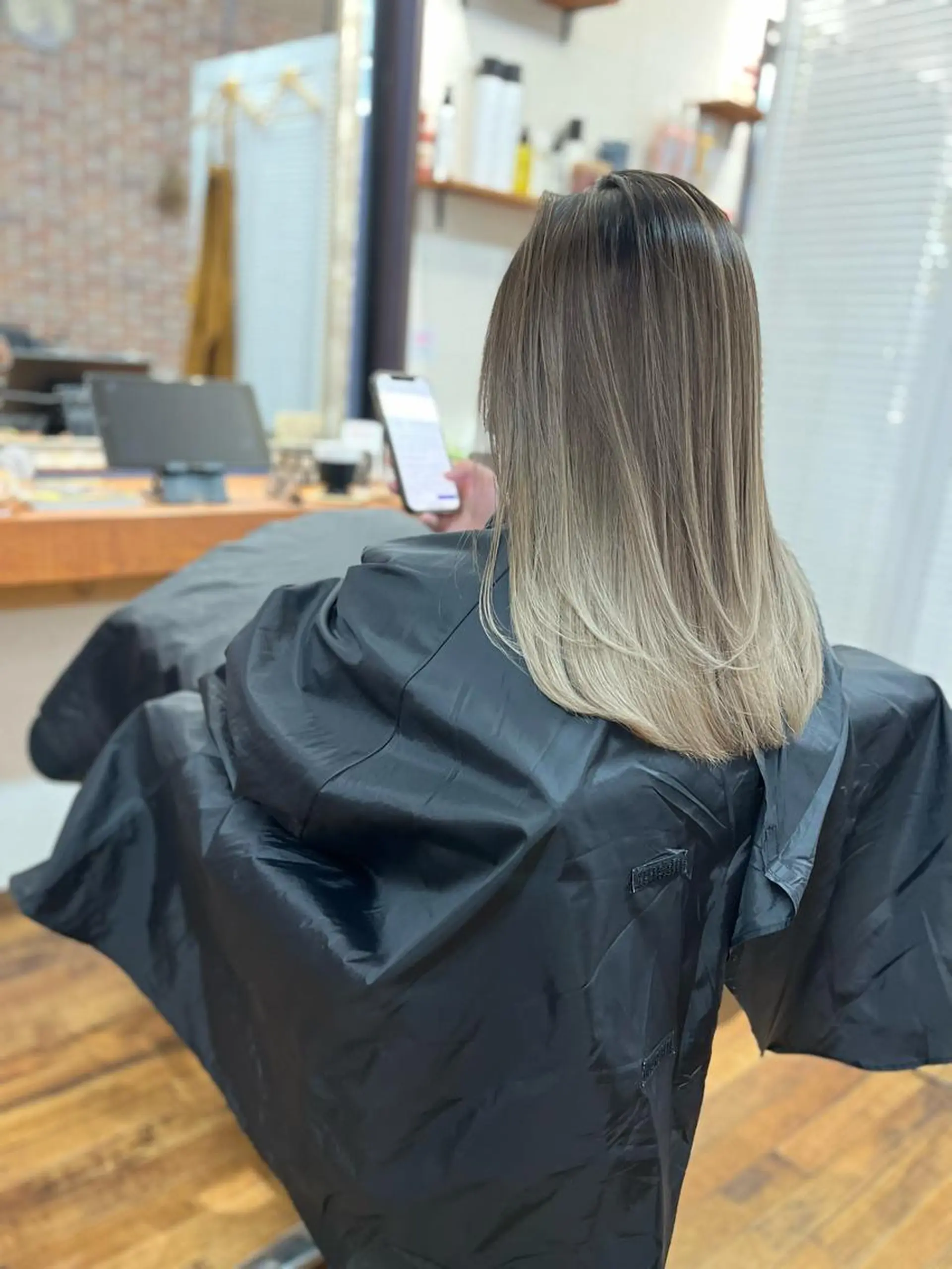 セミロング カラー カット ヘアカラー トリートメント さいとう つかさのヘアスタイル