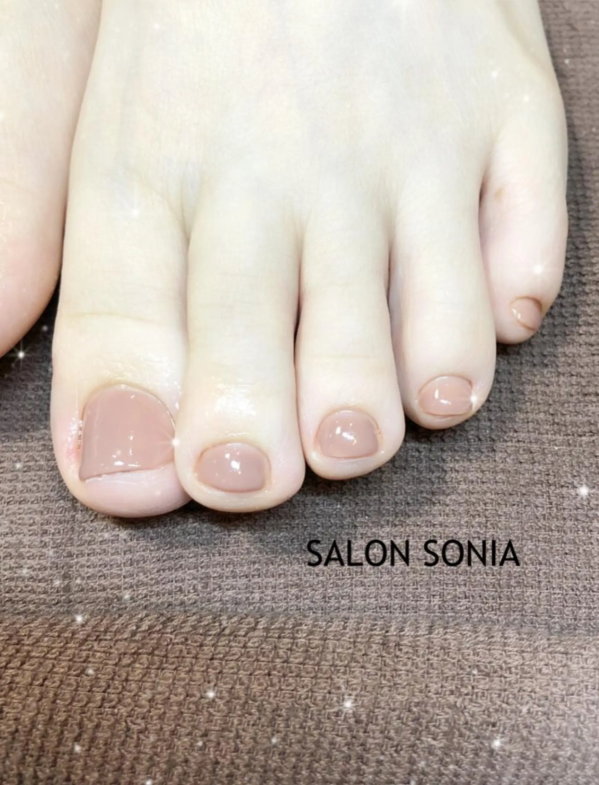 ネイル フットネイル 小顔・毛穴・たるみ ネイル　似内真樹のエステ・リラクイメージ