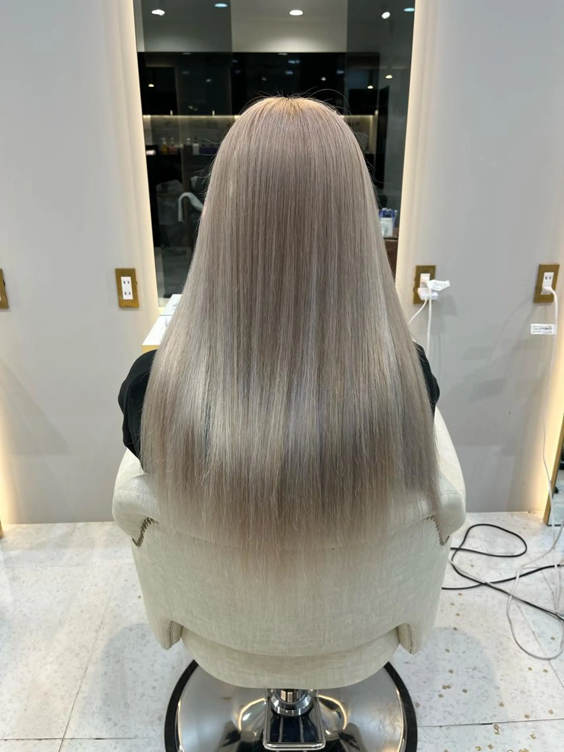 ロング カラー パーマ ヘアアレンジ 結婚式・ブライダル アッシュ ベージュカラー 黒髪 ブリーチ 韓国ヘア×2way 🇰🇷和知拓郎のヘアスタイル