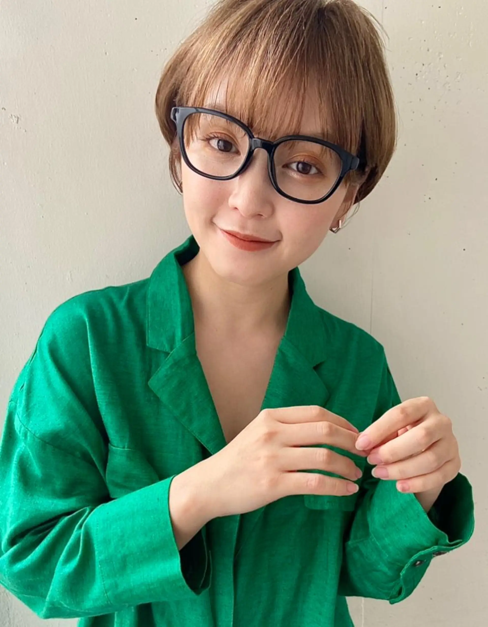 ショート shiori ﾍﾞｰｼﾞｭｶﾗｰのヘアスタイル