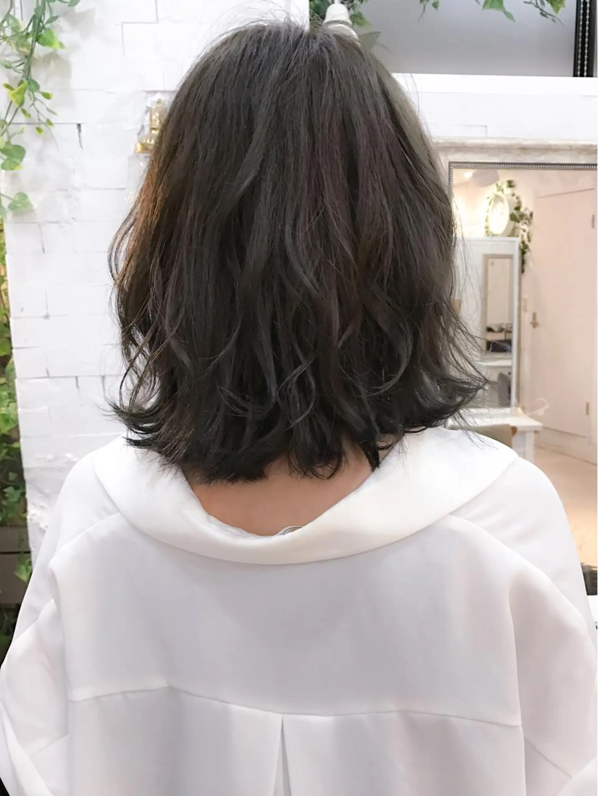 ミディアム カラー グレージュ カーキグレージュ エクステ（レミー毛） NINEのヘアスタイル