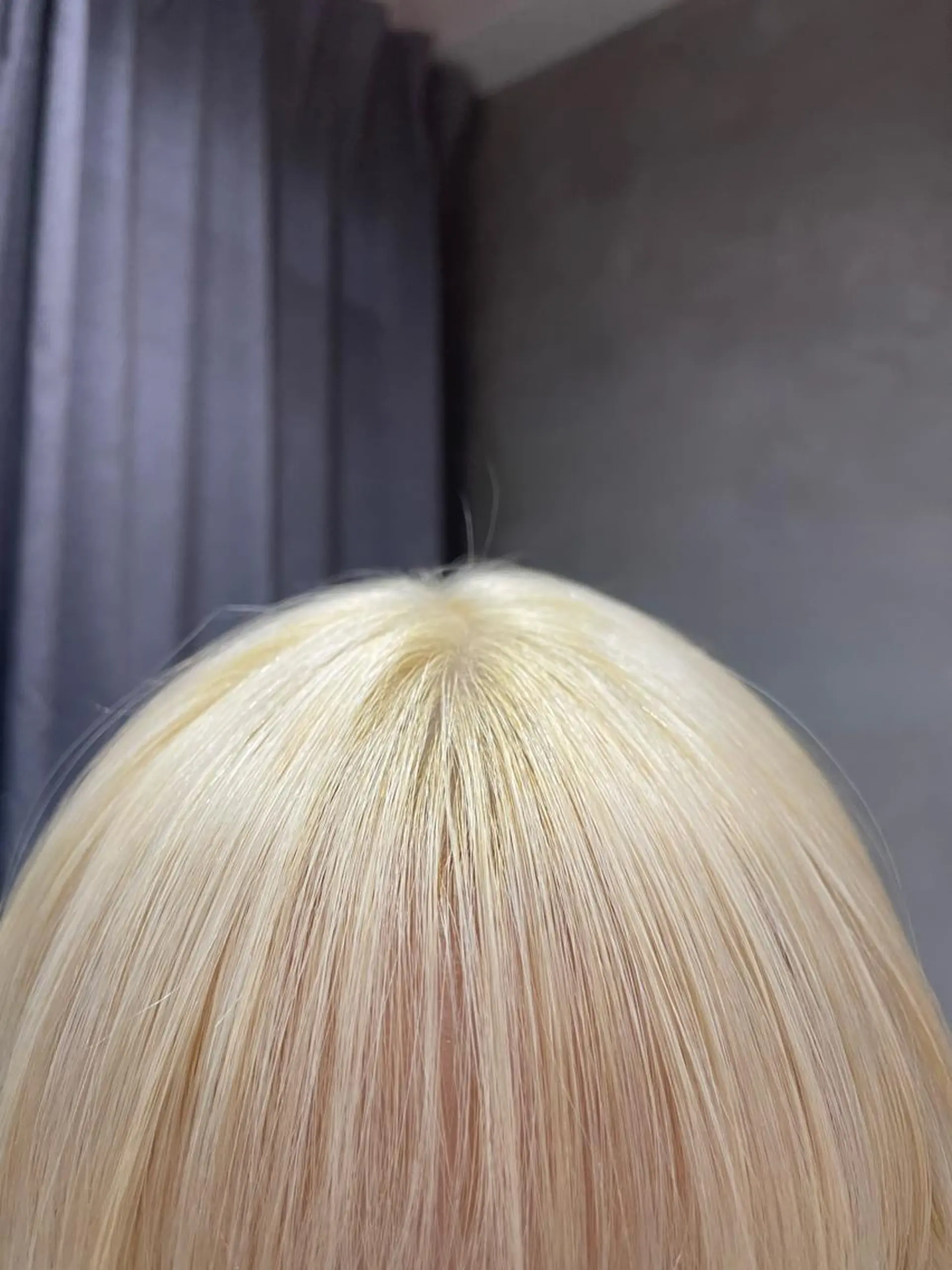 カラー ブリーチ 抜きっぱなしブロンド 五十嵐 雄毅のヘアスタイル