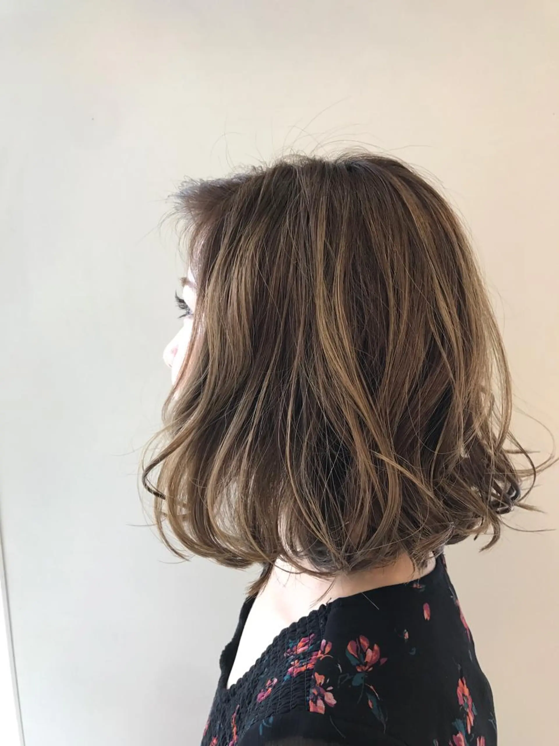 ミディアム ヒラカホ/ ブリーチ/似合わせのヘアスタイル