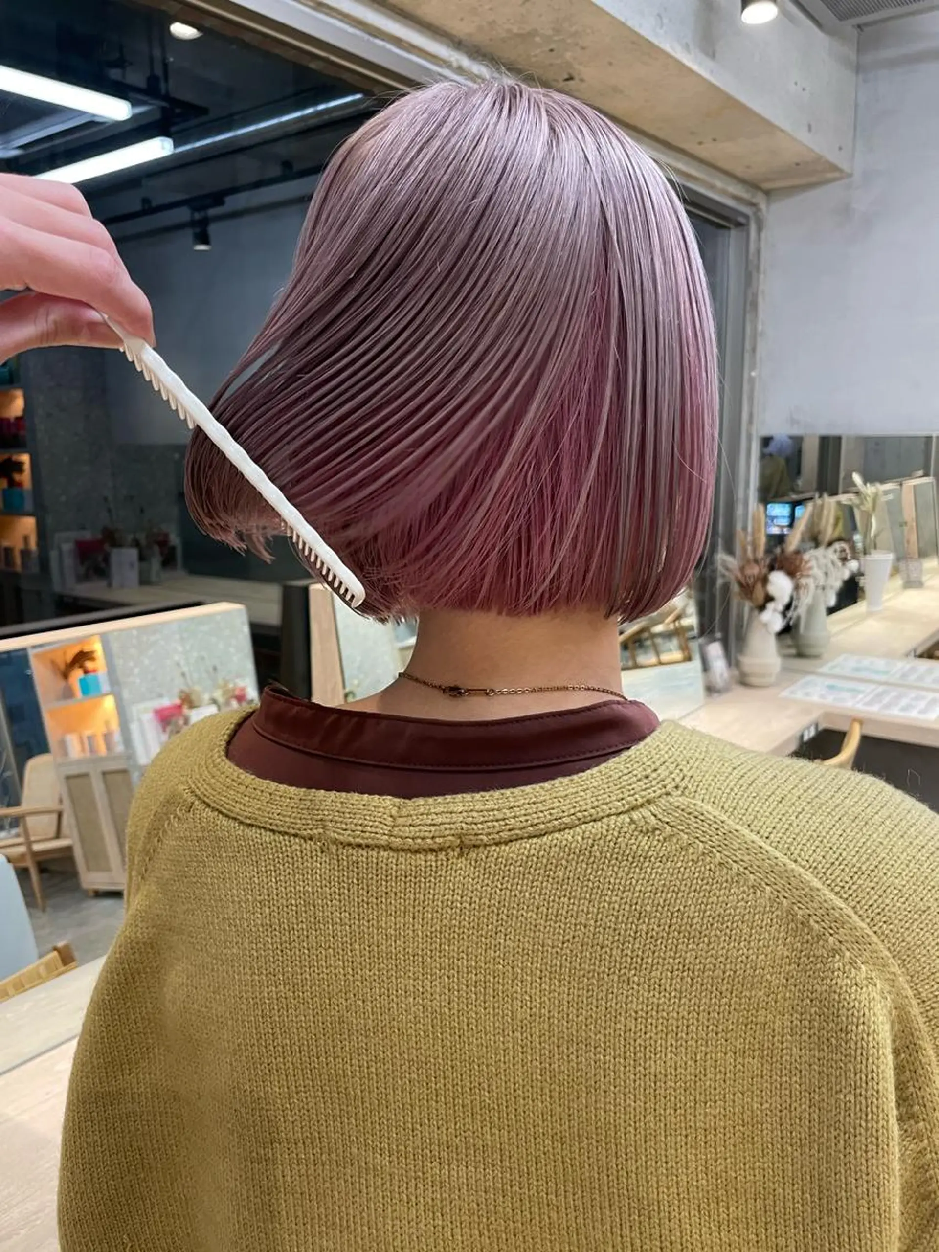 ショート カラー ネイル マツエク・マツパ アイブロウ ヘアカラー トリートメント ⭐ハイトーンブリーチ ミルクティーピンクのヘアスタイル