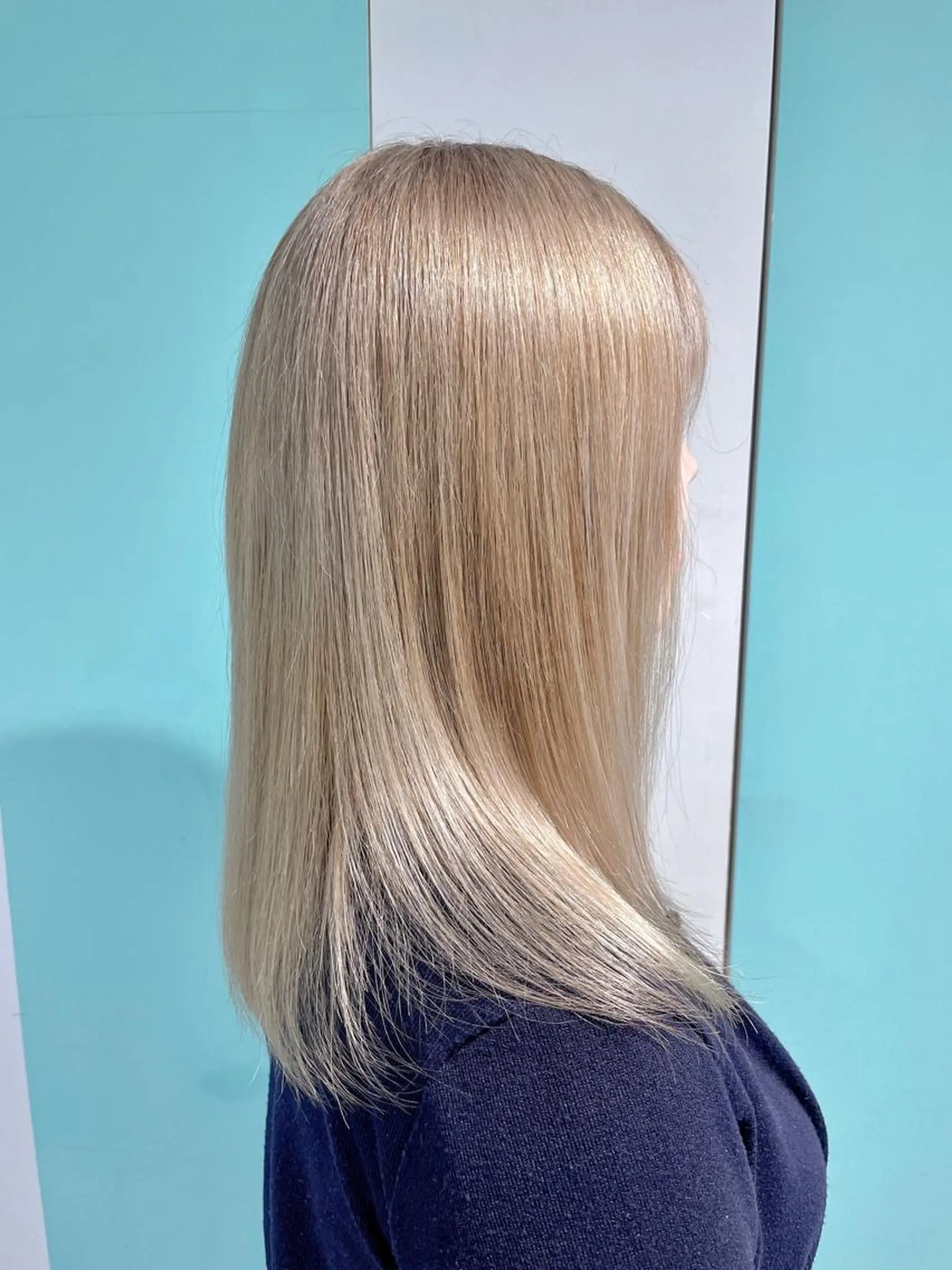 セミロング ヘアカラー 原 千景のヘアスタイル