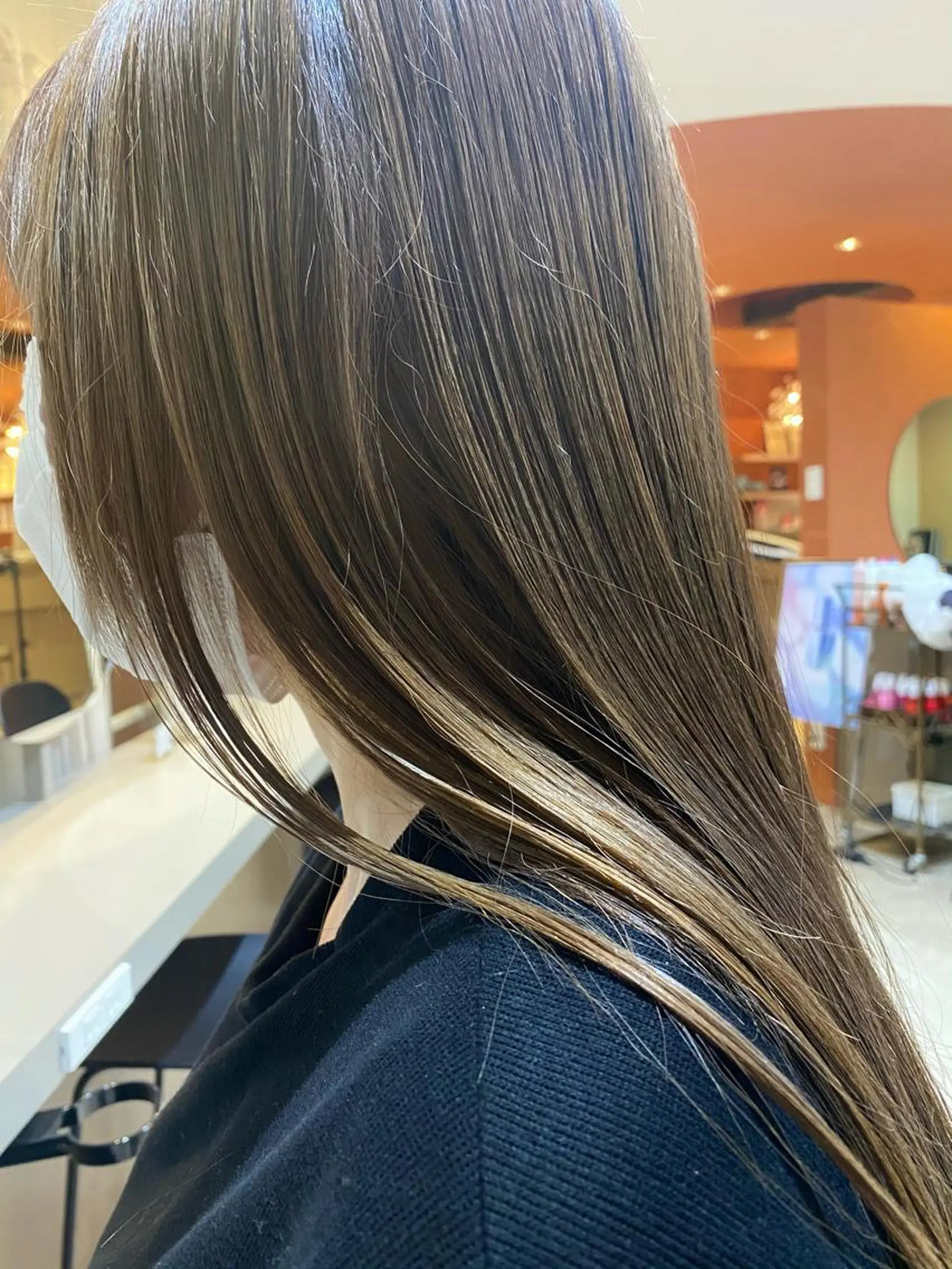 ロング 艶髪　透明感カラー 田中伶奈のヘアスタイル