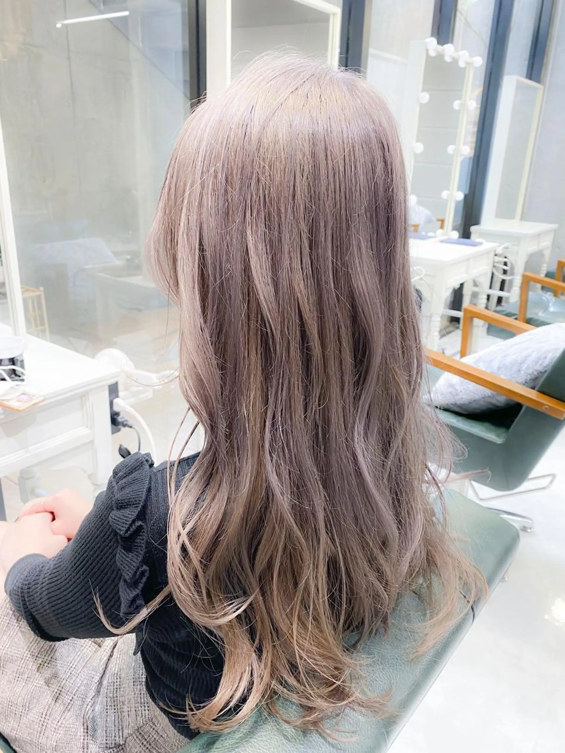 ロング カラー ヘアアレンジ アッシュ アッシュグレー アッシュグレージュ 透明感カラー グレージュ モテ髪透明感❤️ デイズヘアカラーのヘアスタイル