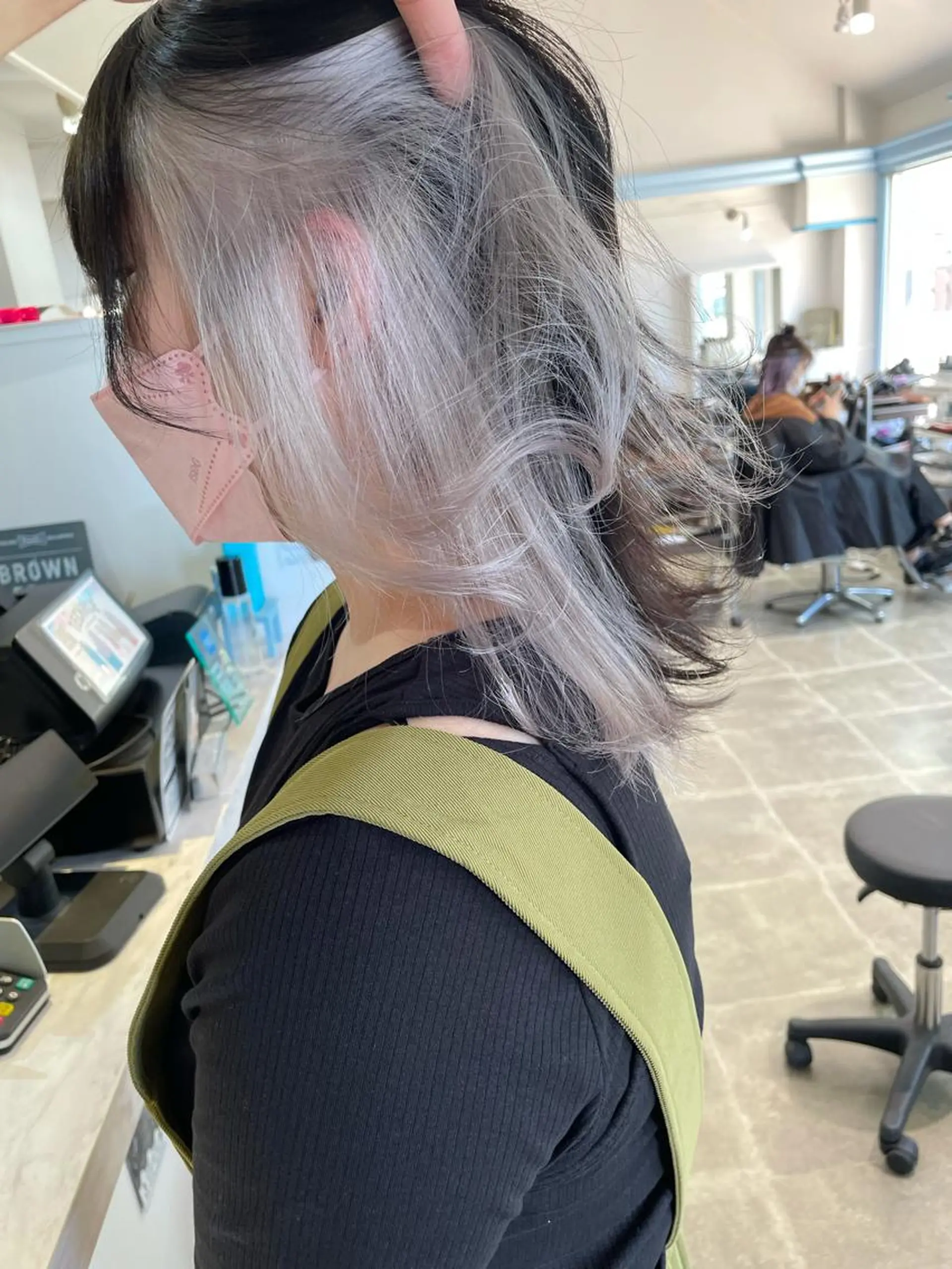 セミロング ヘアカラー Lit.豊橋 夏目のヘアスタイル