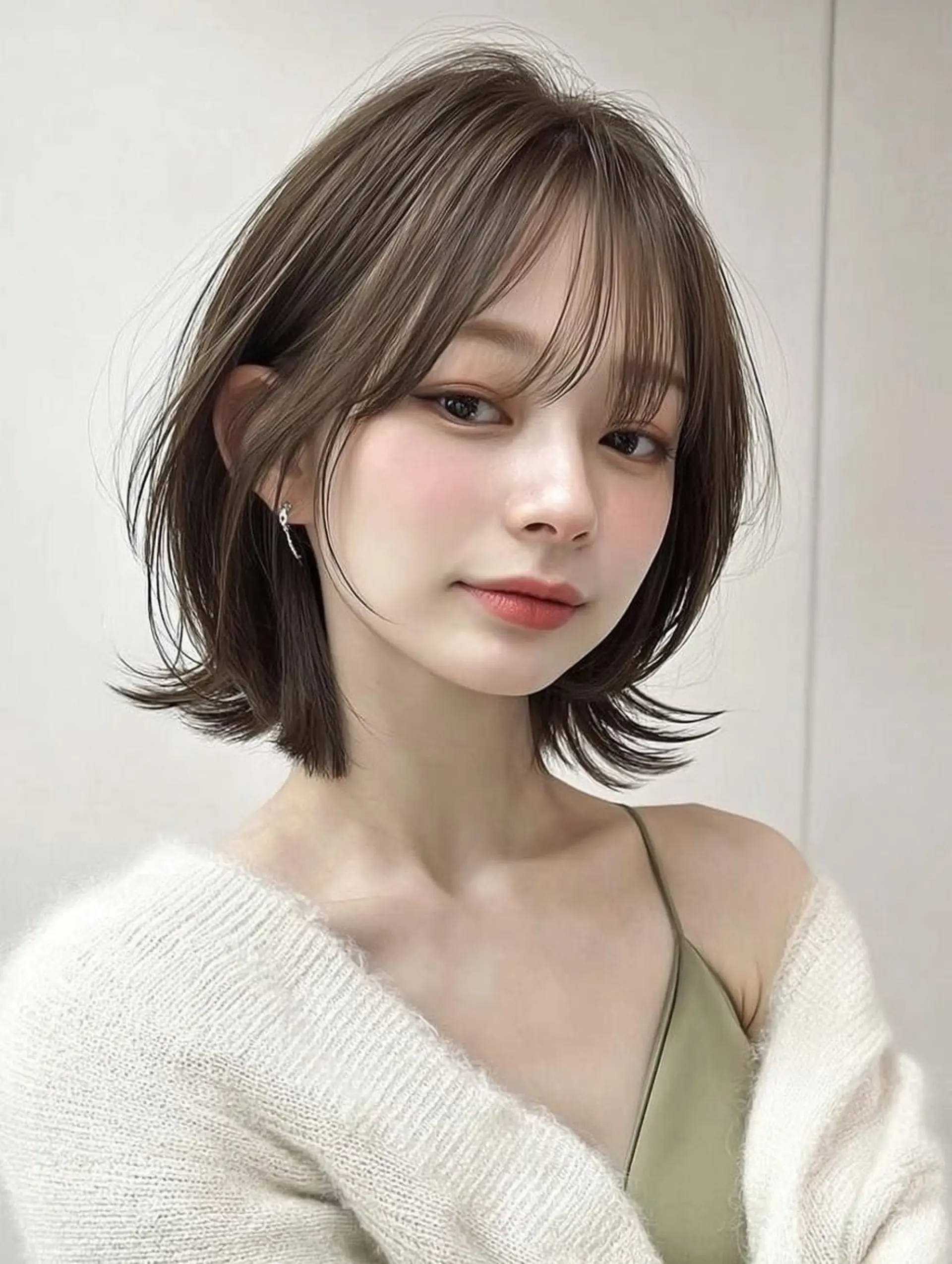 セミロング ヘアアレンジ セミロングパーマ ボブ 髪質改善 似合わせカット 縮毛矯正 カット ヘアカラー レイヤー／Wカラー ／マッキーのヘアスタイル