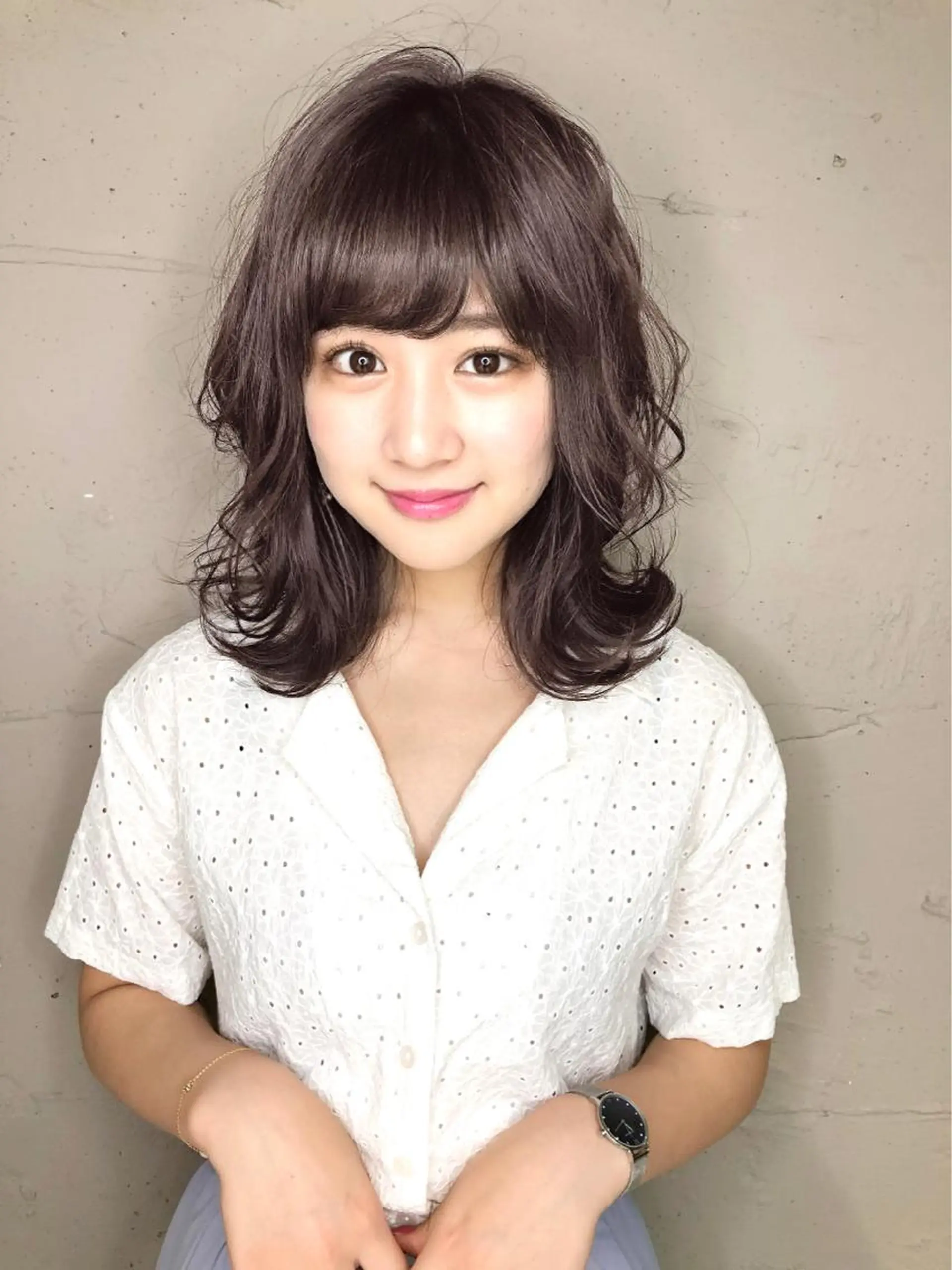 ミディアム チョコレートブラウン くびれヘア タンバルモリ ヨシンモリ 韓国風ヘア カット 艶カラー YOSHIMURAのヘアスタイル