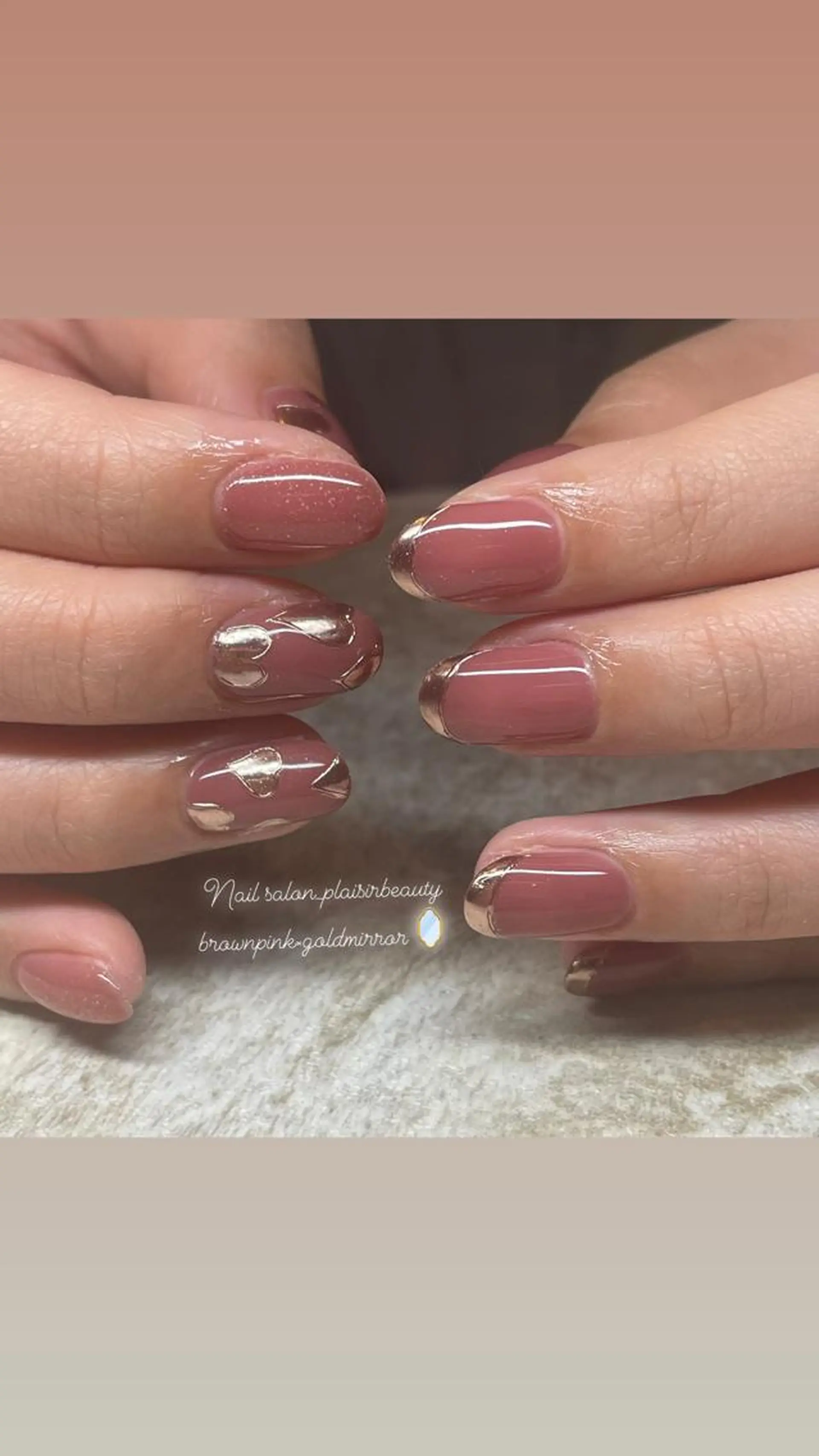 ネイル ブラウン グラデーション ラメ(グリッター) ラメグラデーション オフィスネイル ハンドネイル Nallsalon Plaisirbeauty所属・Plaisir beautyのネイルデザイン