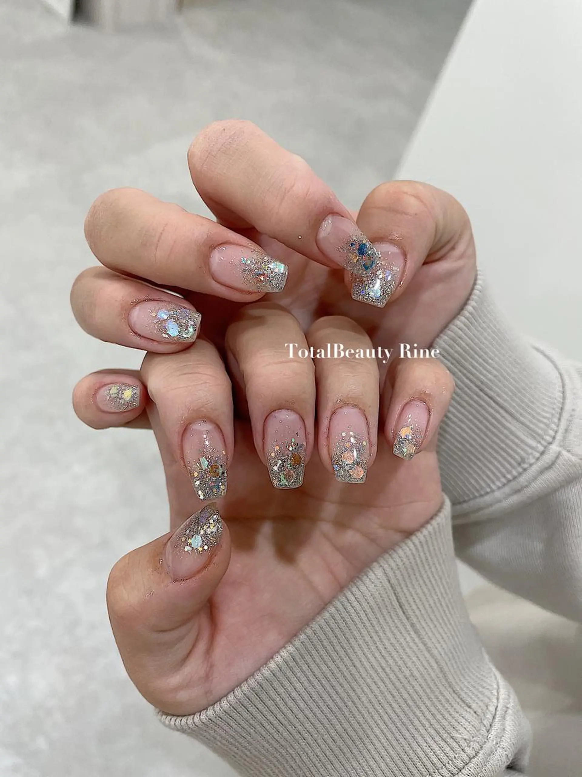 ネイル Rine 放出 (リネ)のネイルデザイン